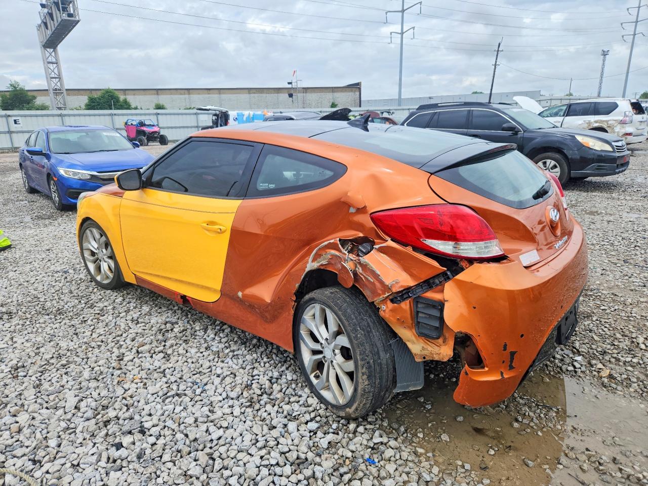 2013 Hyundai Veloster Base Orange vin: KMHTC6AD4DU111184