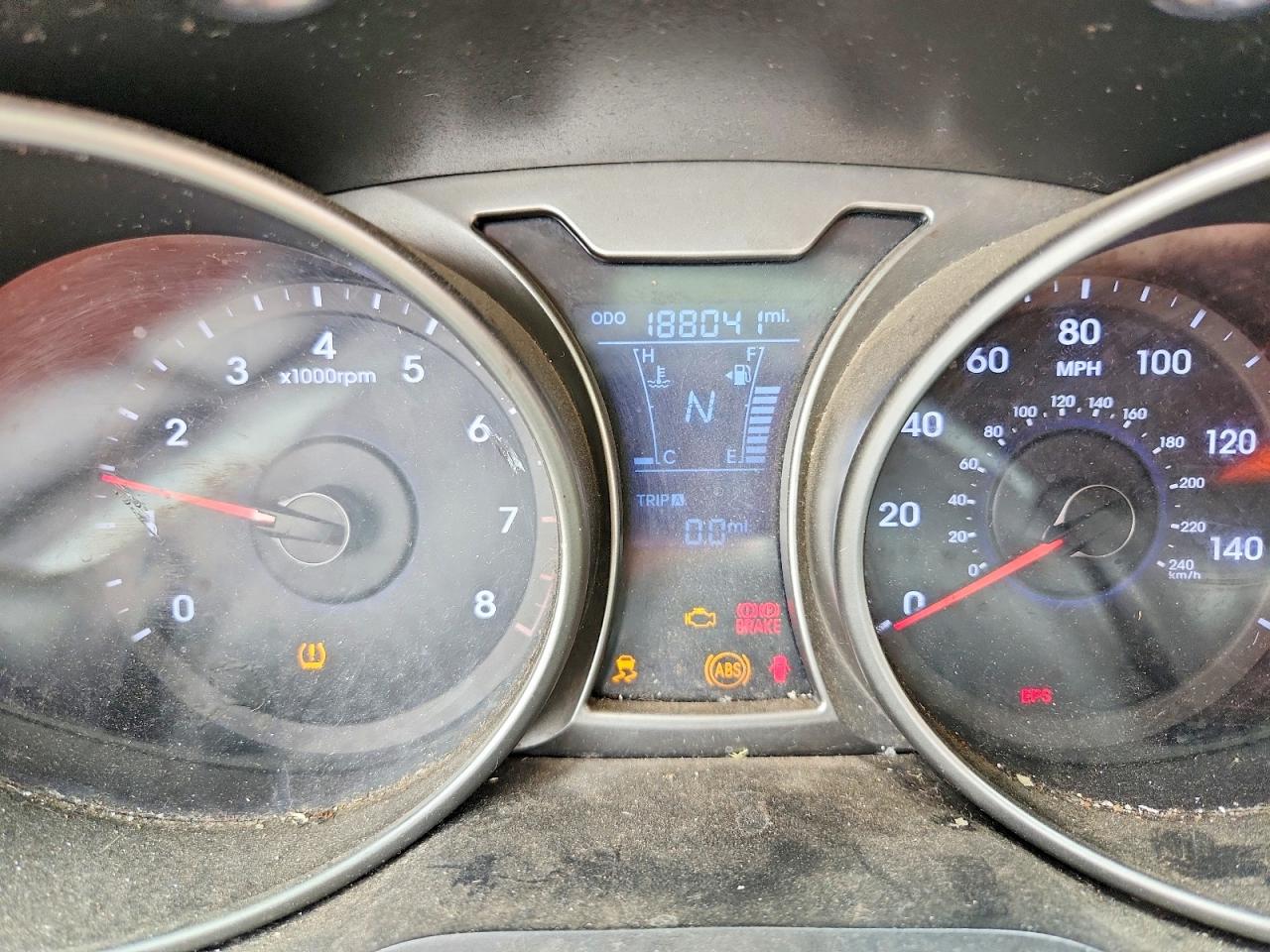 2013 Hyundai Veloster Base Orange vin: KMHTC6AD4DU111184