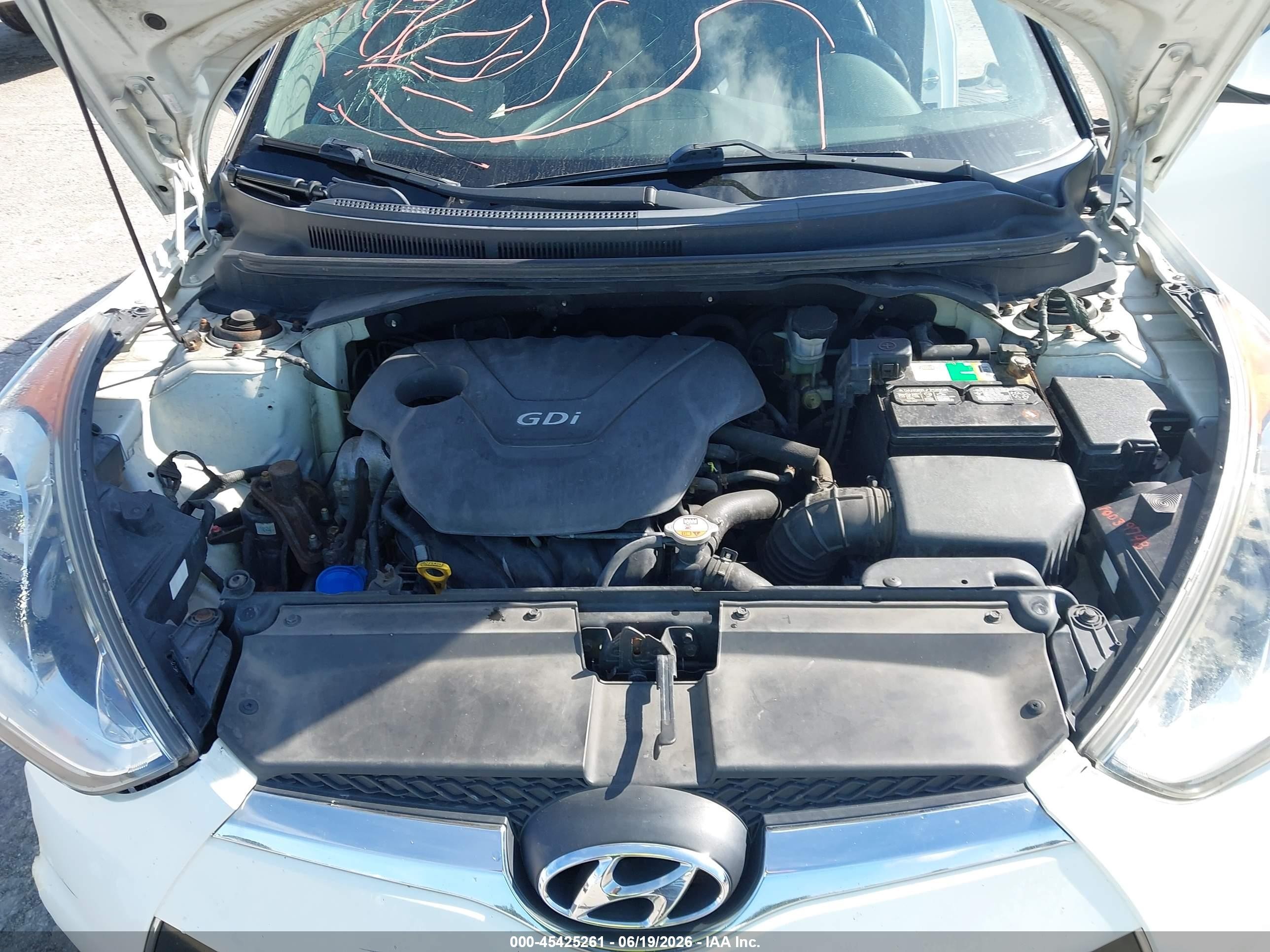 2013 Hyundai Veloster Base W/black White vin: KMHTC6AD4DU132312