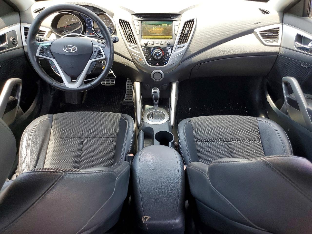 2013 Hyundai Veloster Base Orange vin: KMHTC6AD4DU147005