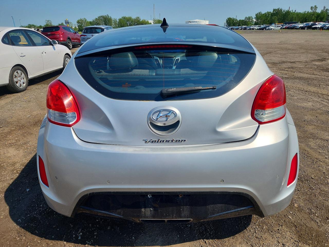 2013 Hyundai Veloster Base Silver vin: KMHTC6AD4DU150051