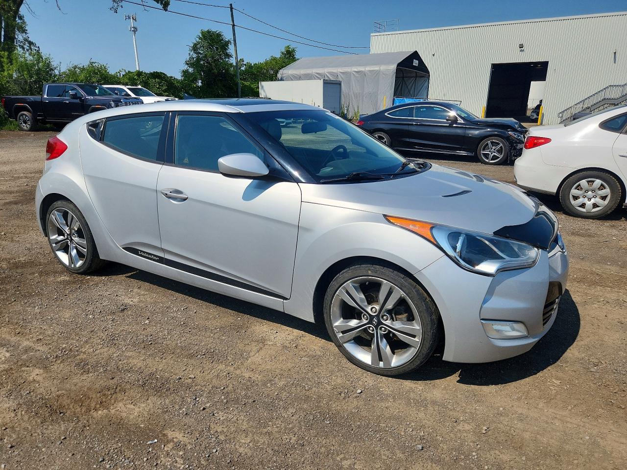 2013 Hyundai Veloster Base Silver vin: KMHTC6AD4DU150051