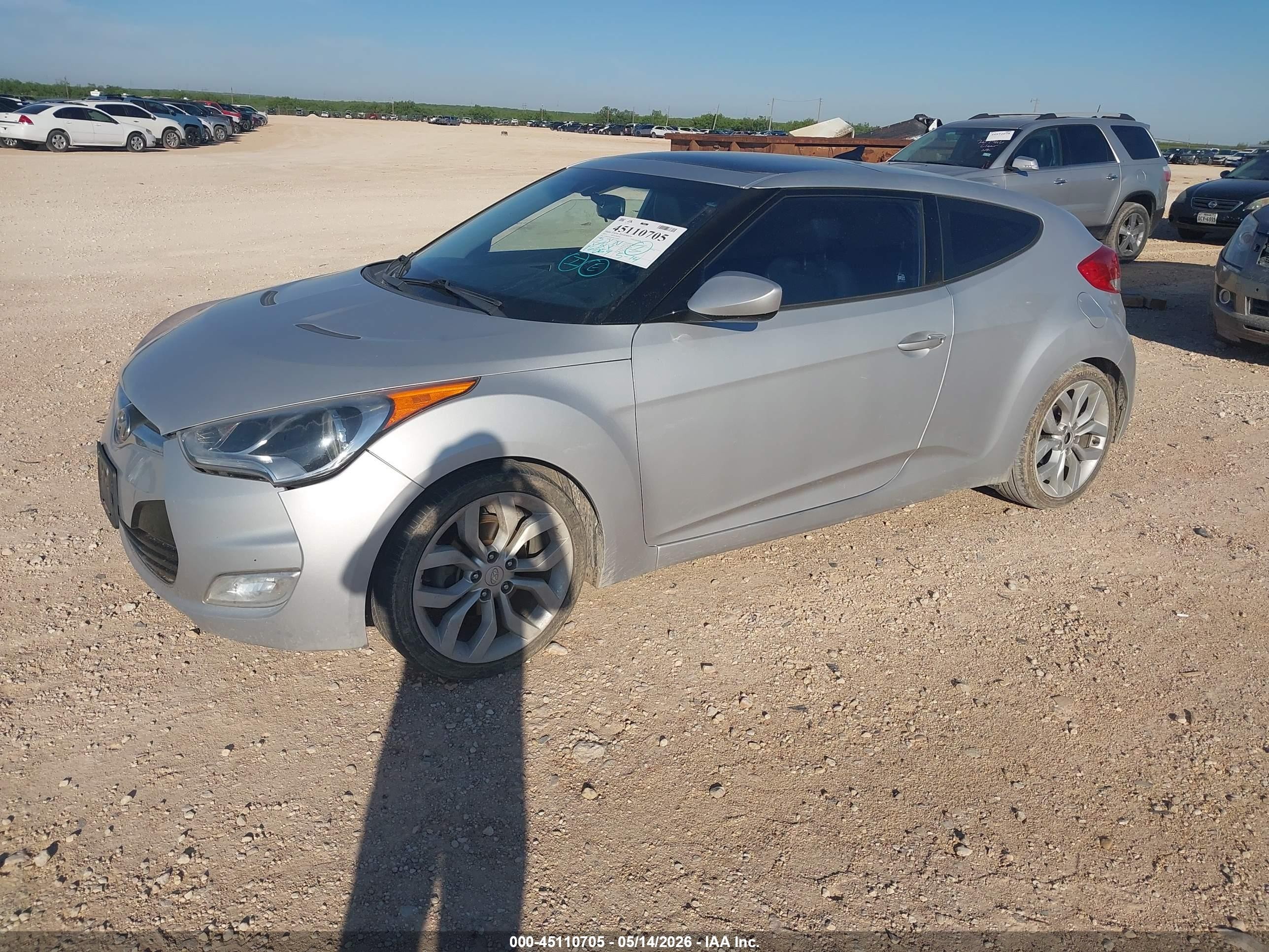 2013 Hyundai Veloster Base W/black Silver vin: KMHTC6AD4DU152494