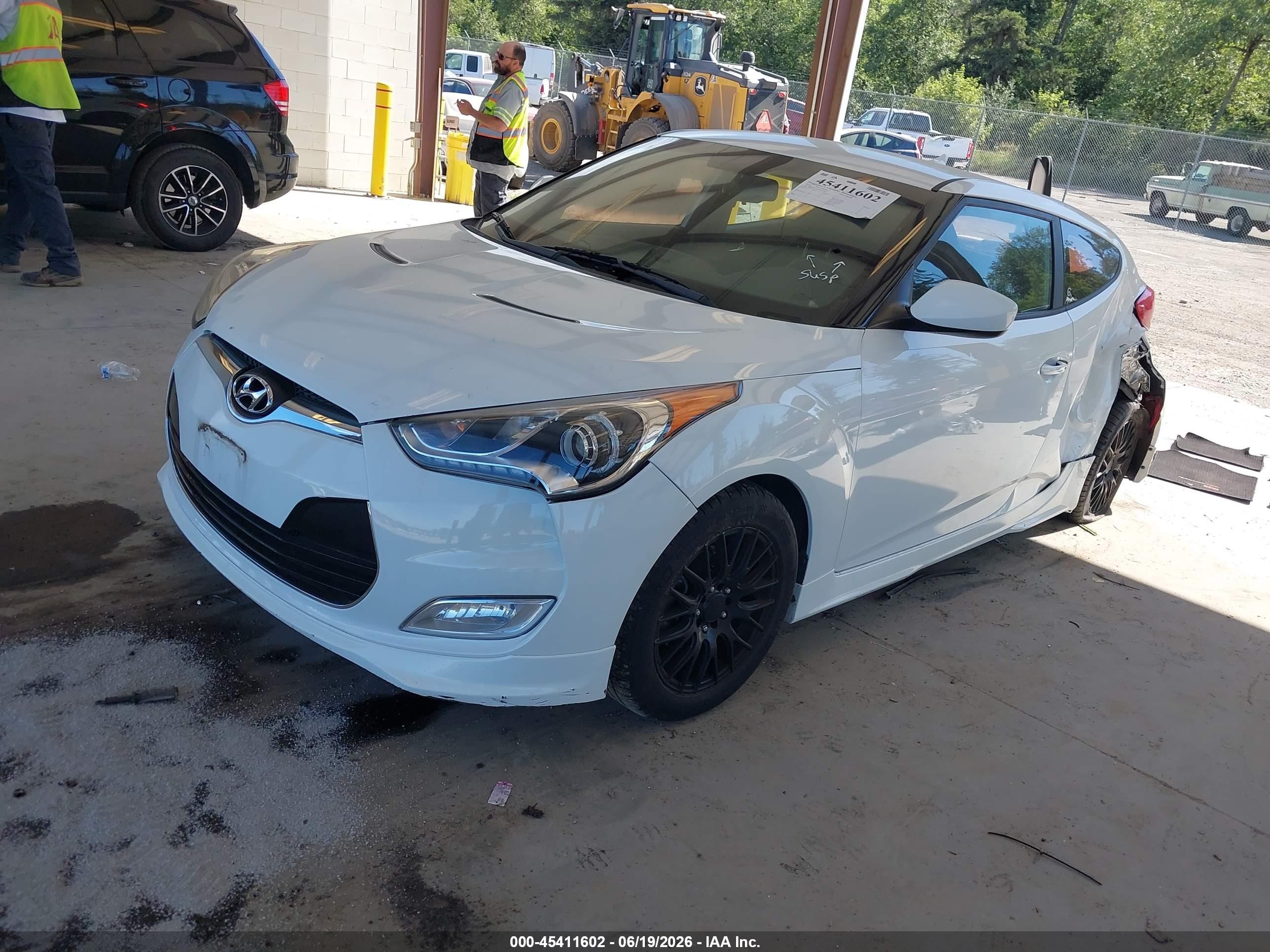 2013 Hyundai Veloster Mix White vin: KMHTC6AD4DU153547