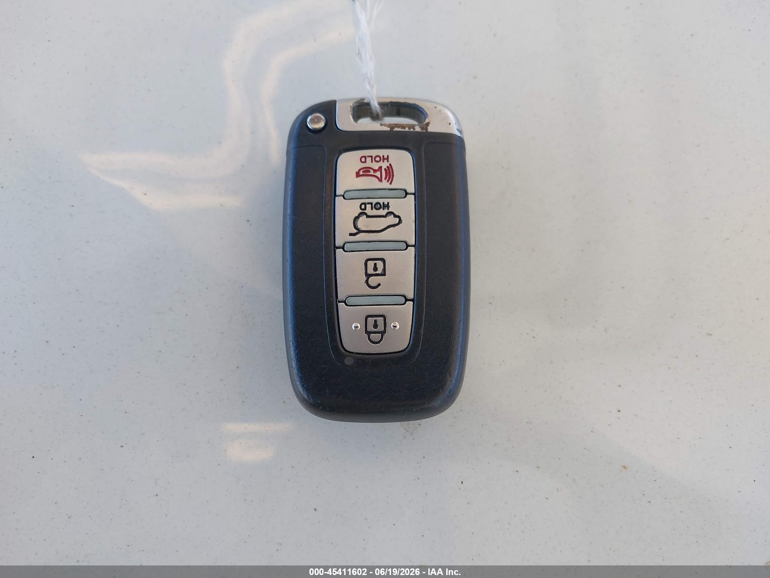 2013 Hyundai Veloster Mix White vin: KMHTC6AD4DU153547