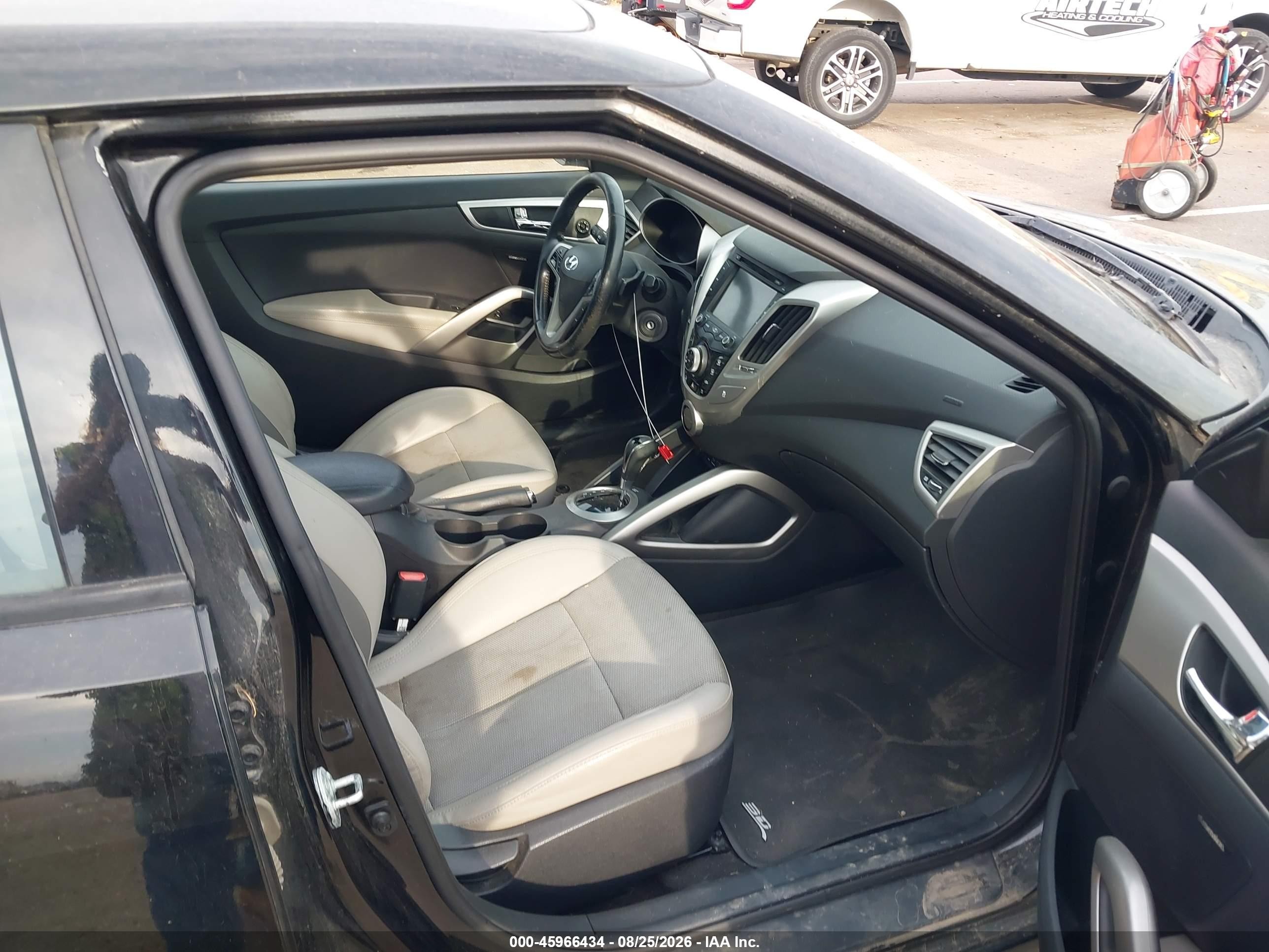 2013 Hyundai Veloster Base W/gray Black vin: KMHTC6AD4DU165150