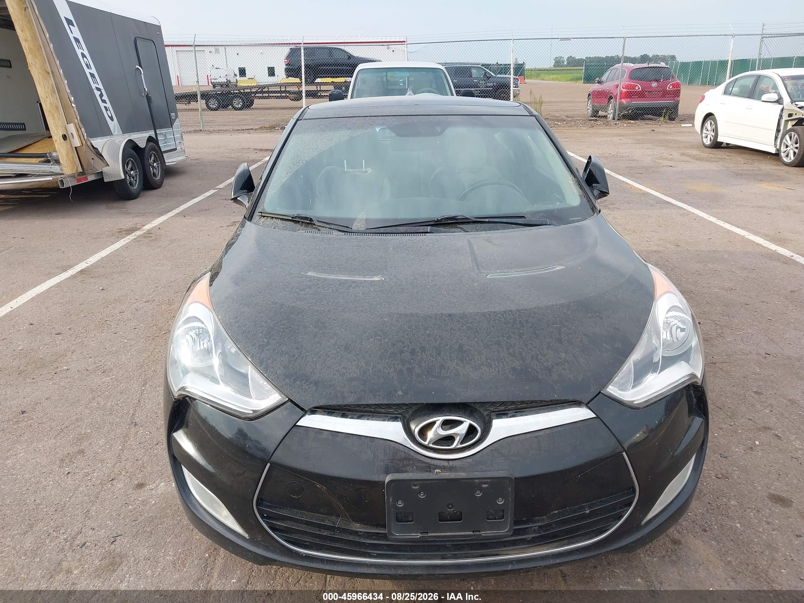 2013 Hyundai Veloster Base W/gray Black vin: KMHTC6AD4DU165150