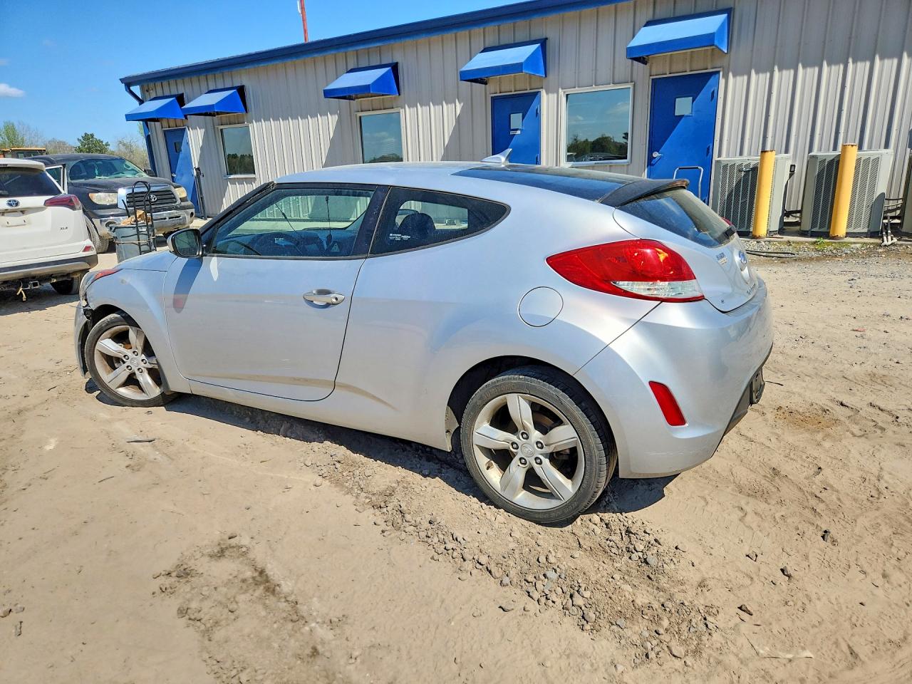 2013 Hyundai Veloster Base Silver vin: KMHTC6AD4DU167934