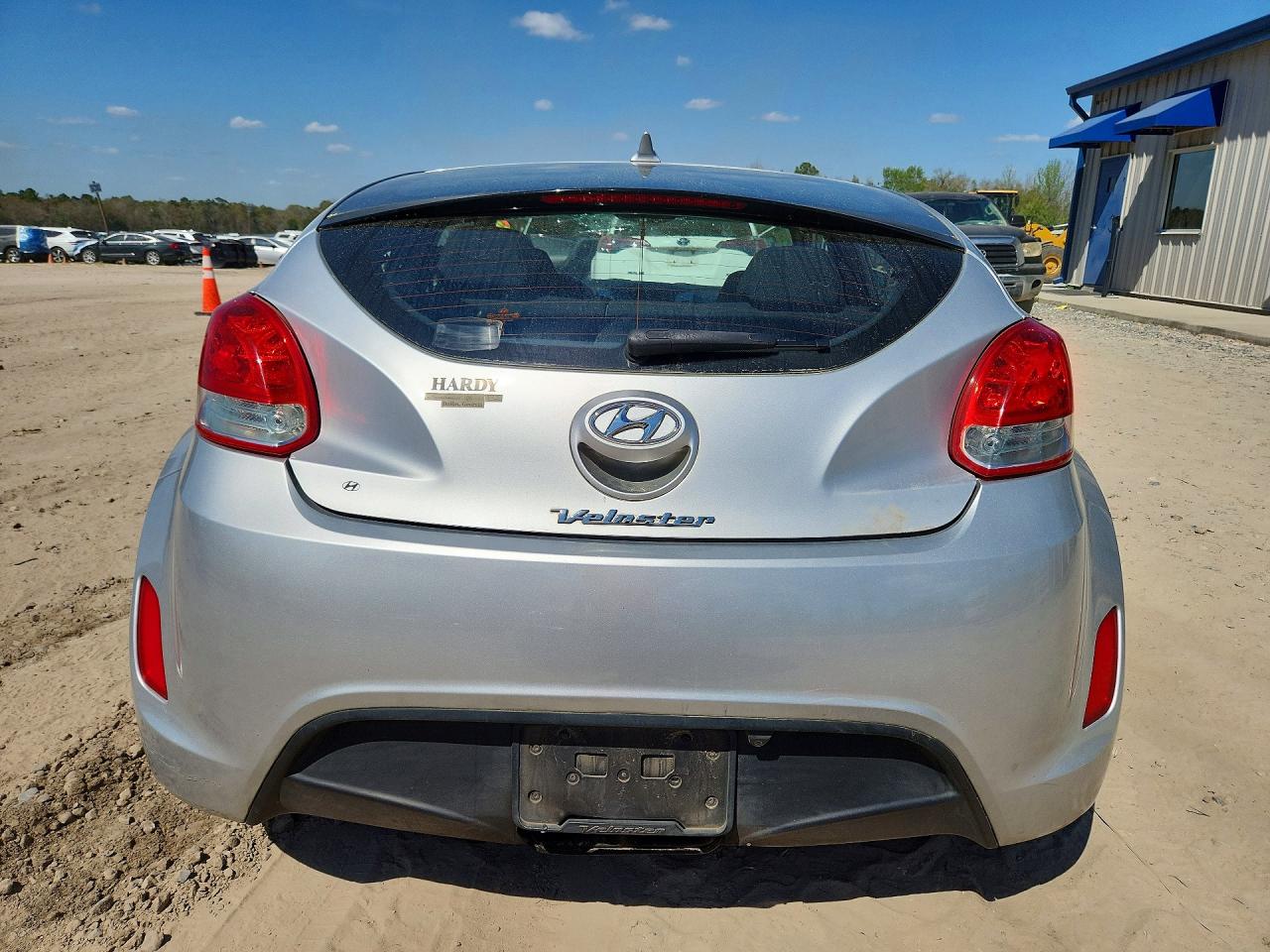 2013 Hyundai Veloster Base Silver vin: KMHTC6AD4DU167934