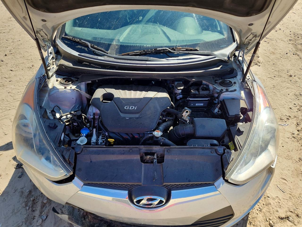 2013 Hyundai Veloster Base Silver vin: KMHTC6AD4DU167934