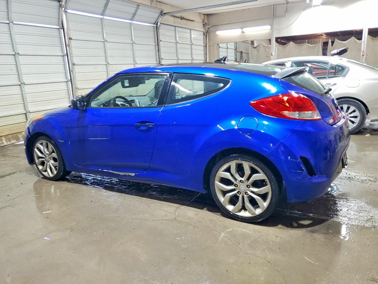 2013 Hyundai Veloster Base Blue vin: KMHTC6AD4DU169876