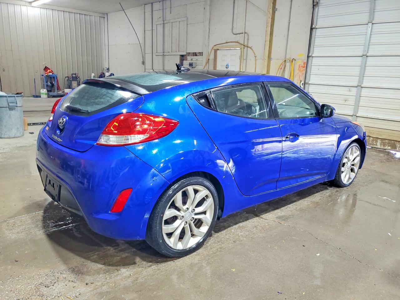 2013 Hyundai Veloster Base Blue vin: KMHTC6AD4DU169876