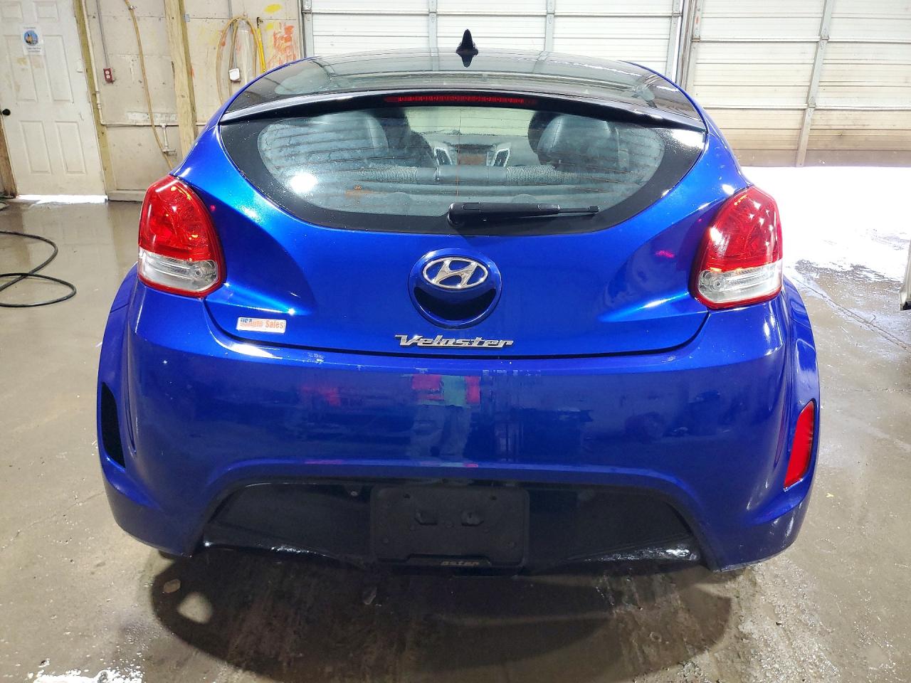2013 Hyundai Veloster Base Blue vin: KMHTC6AD4DU169876