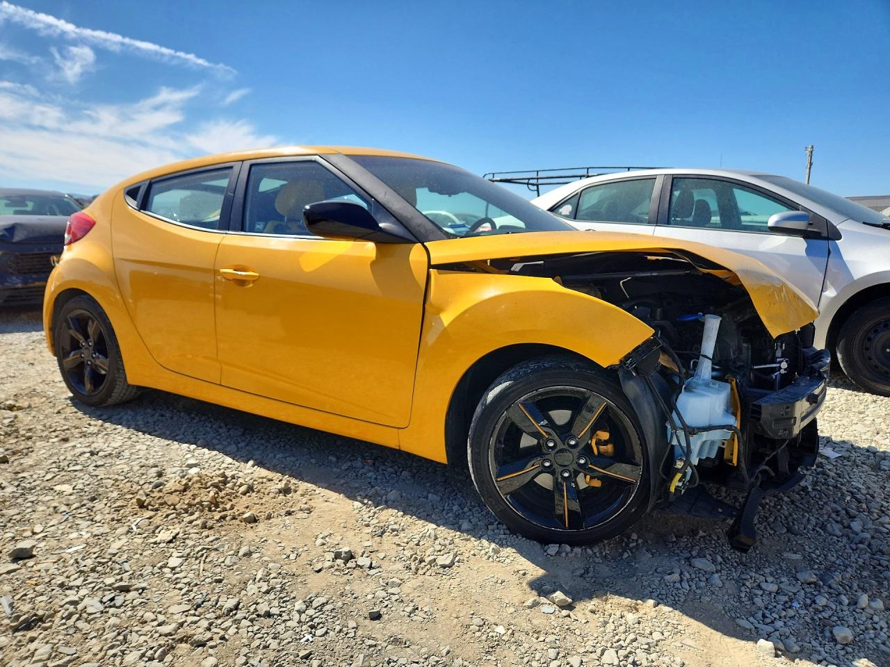 2014 Hyundai Veloster Base Желтый vin: KMHTC6AD4EU186856