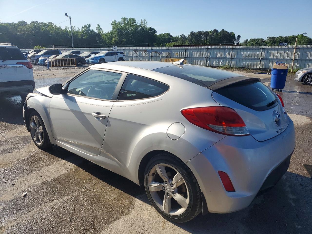 2014 Hyundai Veloster Base Silver vin: KMHTC6AD4EU209469