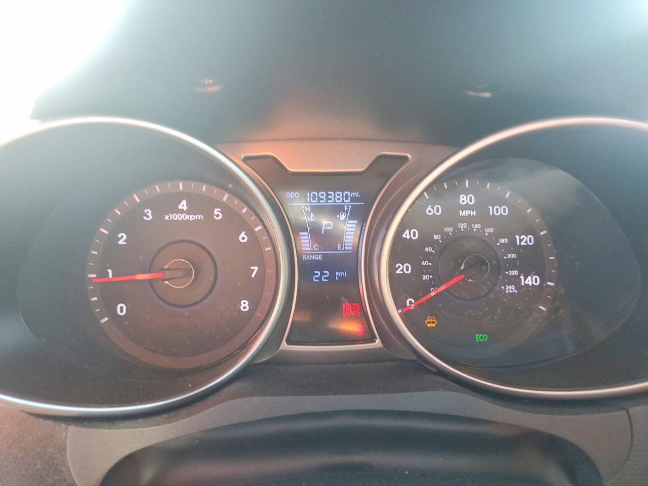 2014 Hyundai Veloster Base Silver vin: KMHTC6AD4EU209469