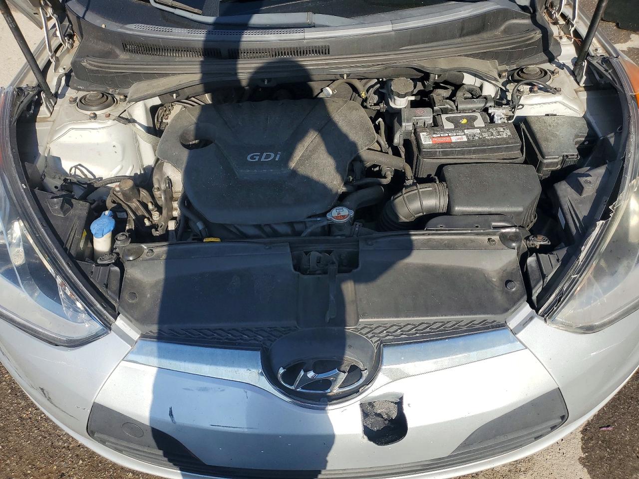 2014 Hyundai Veloster Base Silver vin: KMHTC6AD4EU209469