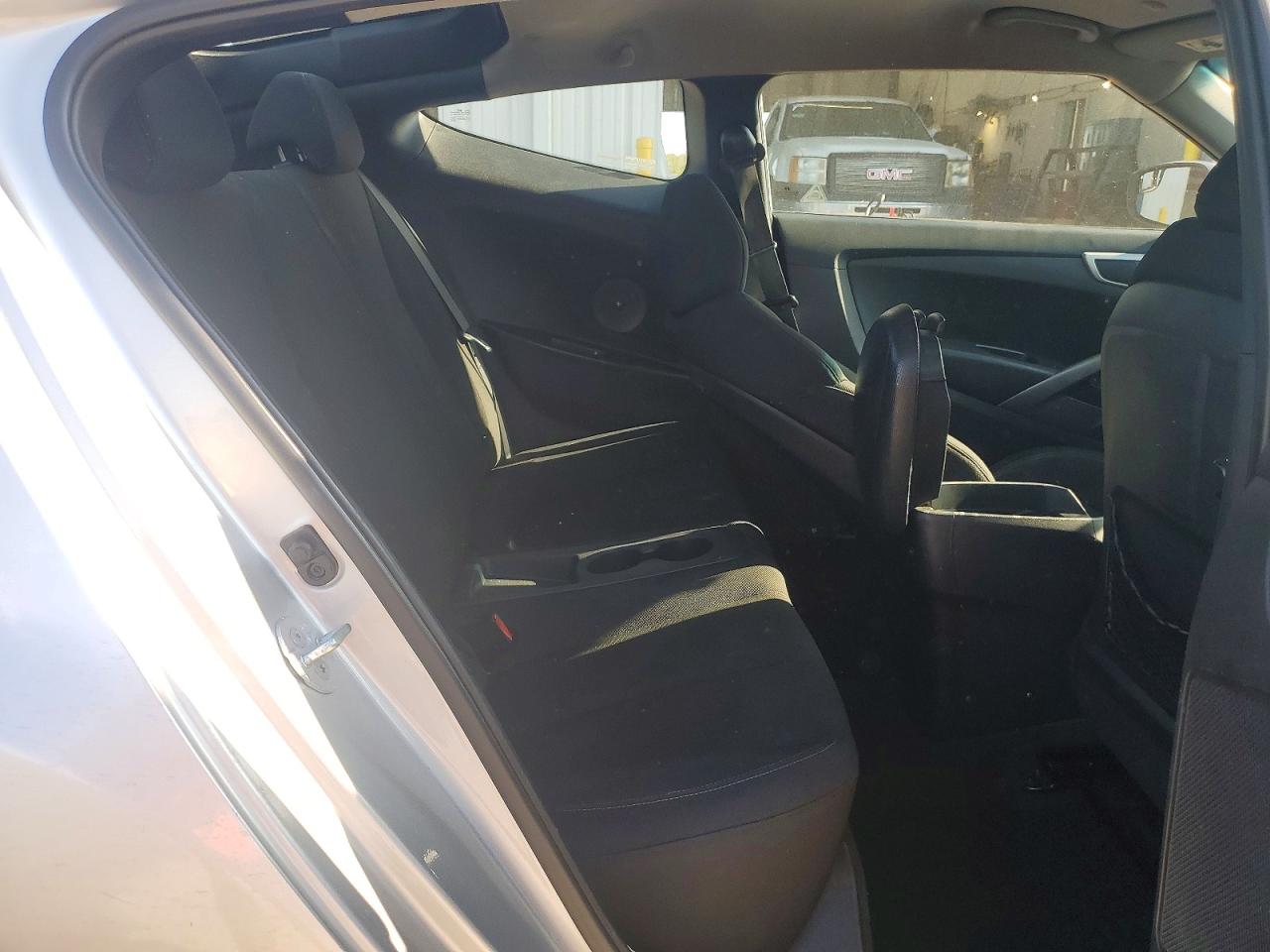 2014 Hyundai Veloster Base Silver vin: KMHTC6AD4EU209469