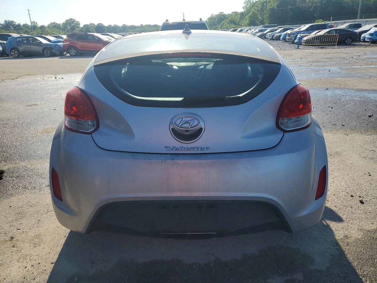 2014 Hyundai Veloster Base Silver vin: KMHTC6AD4EU209469