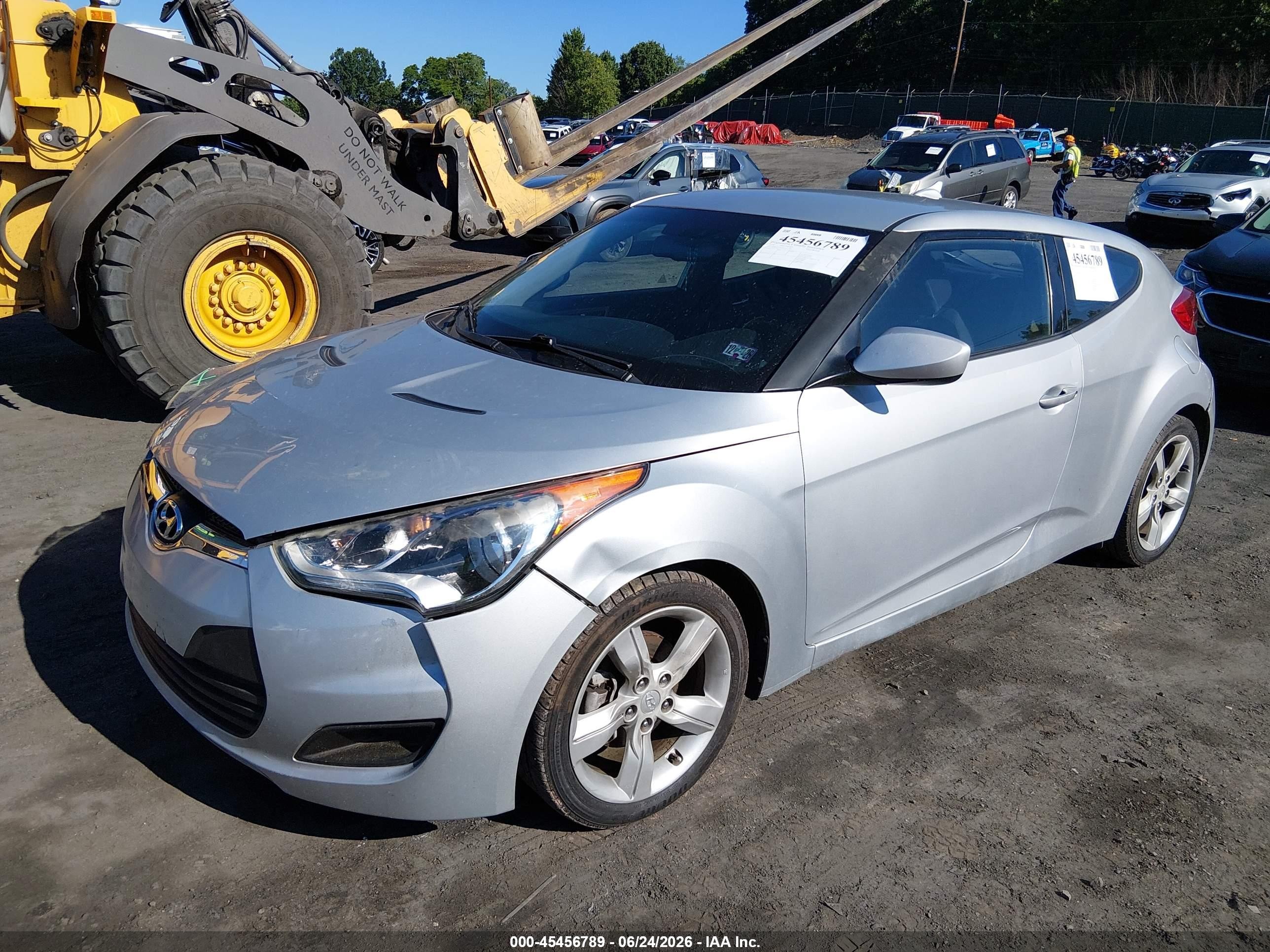 2014 Hyundai Veloster Base W/black Silver vin: KMHTC6AD4EU211755