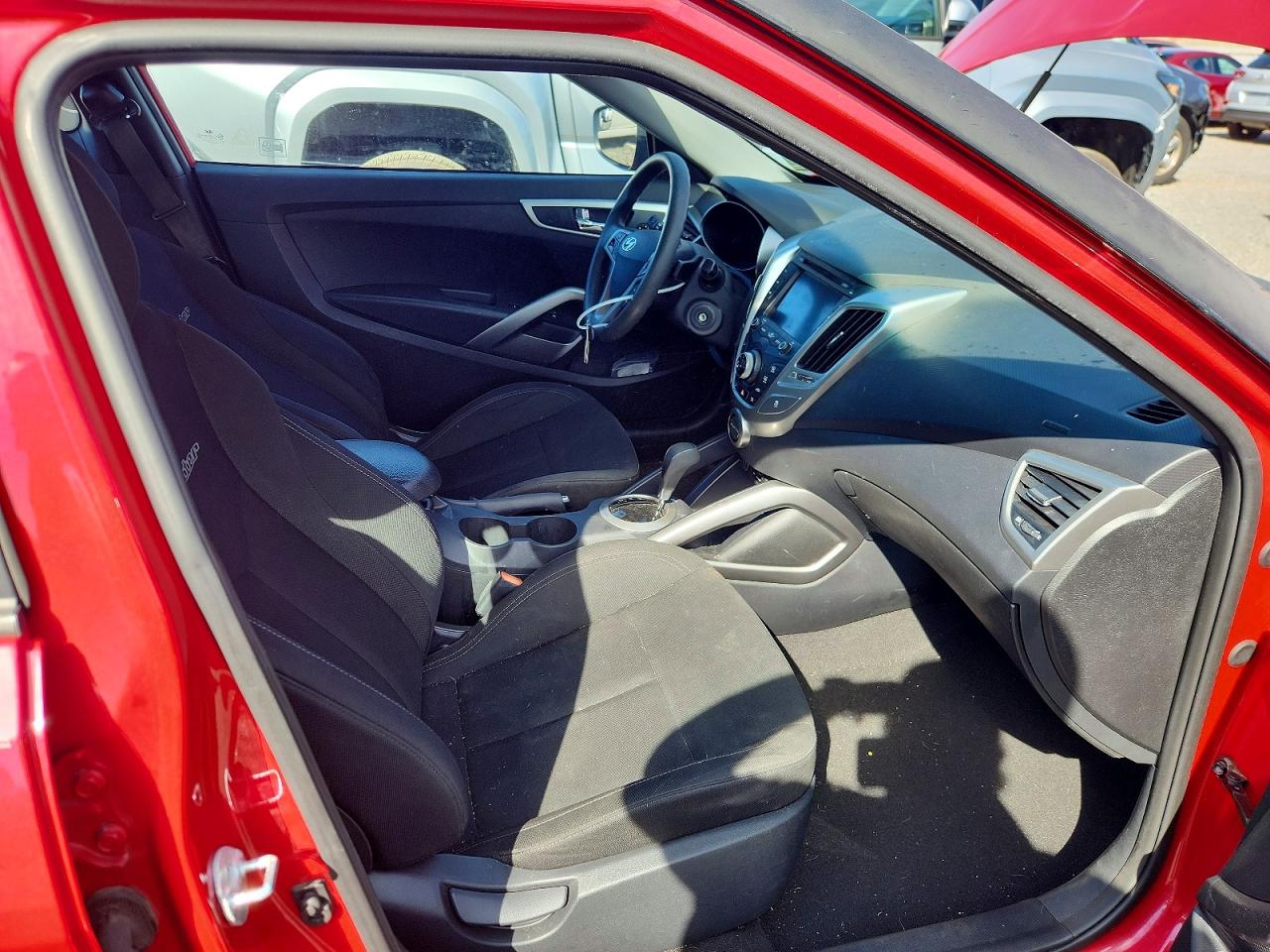 2014 Hyundai Veloster Base Red vin: KMHTC6AD4EU217149