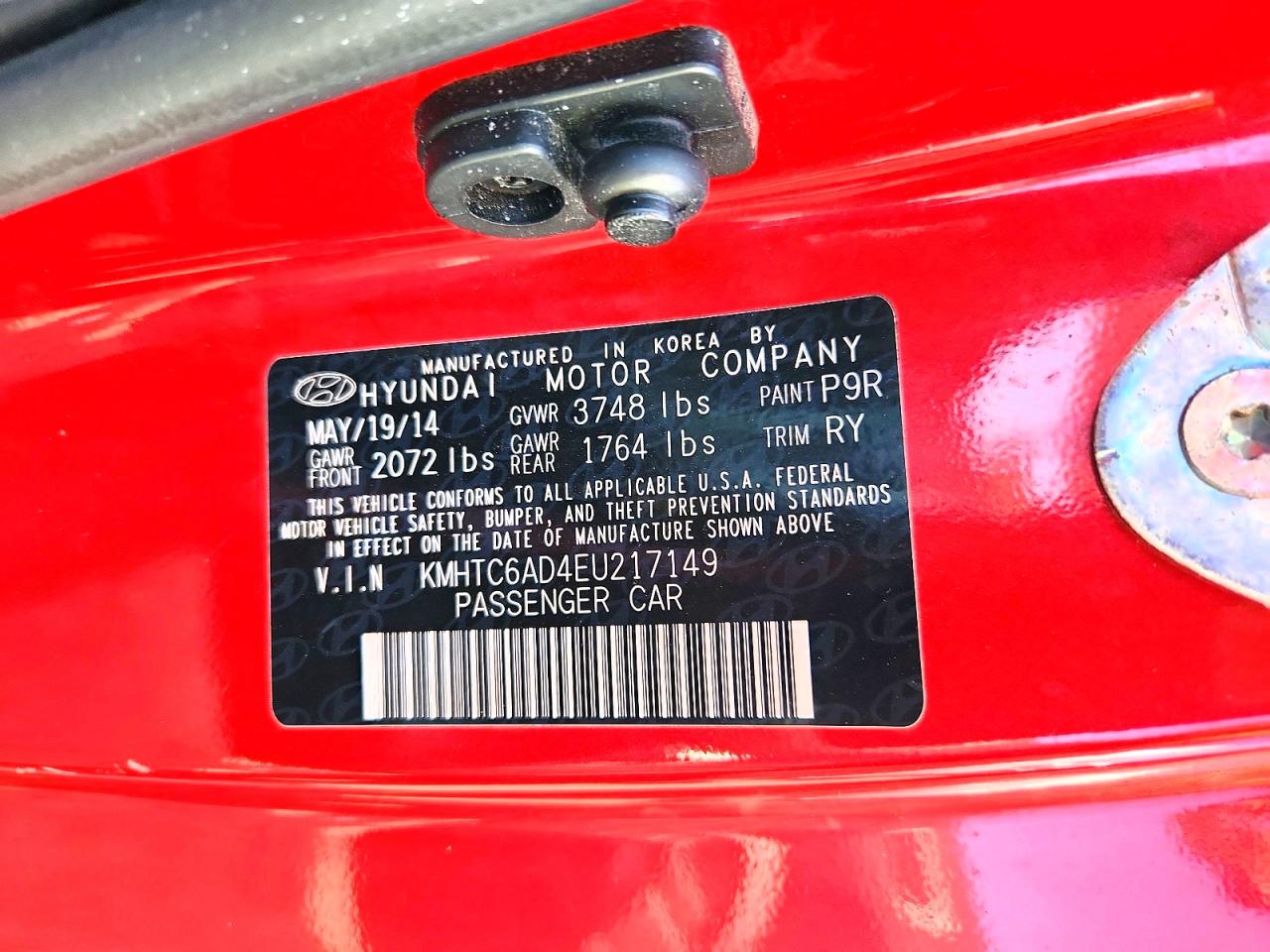 2014 Hyundai Veloster Base Red vin: KMHTC6AD4EU217149