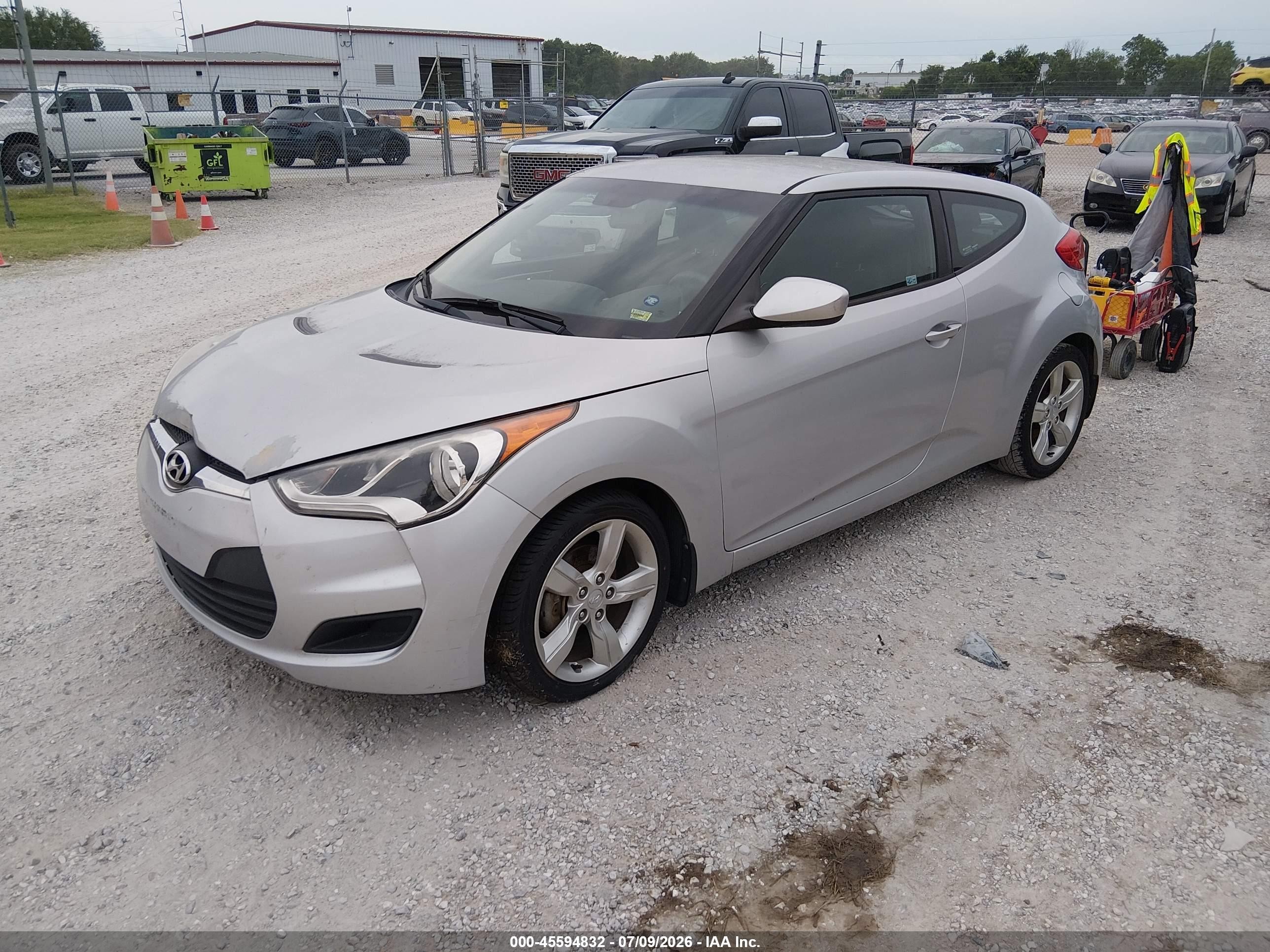 2015 Hyundai Veloster   Silver vin: KMHTC6AD4FU242957