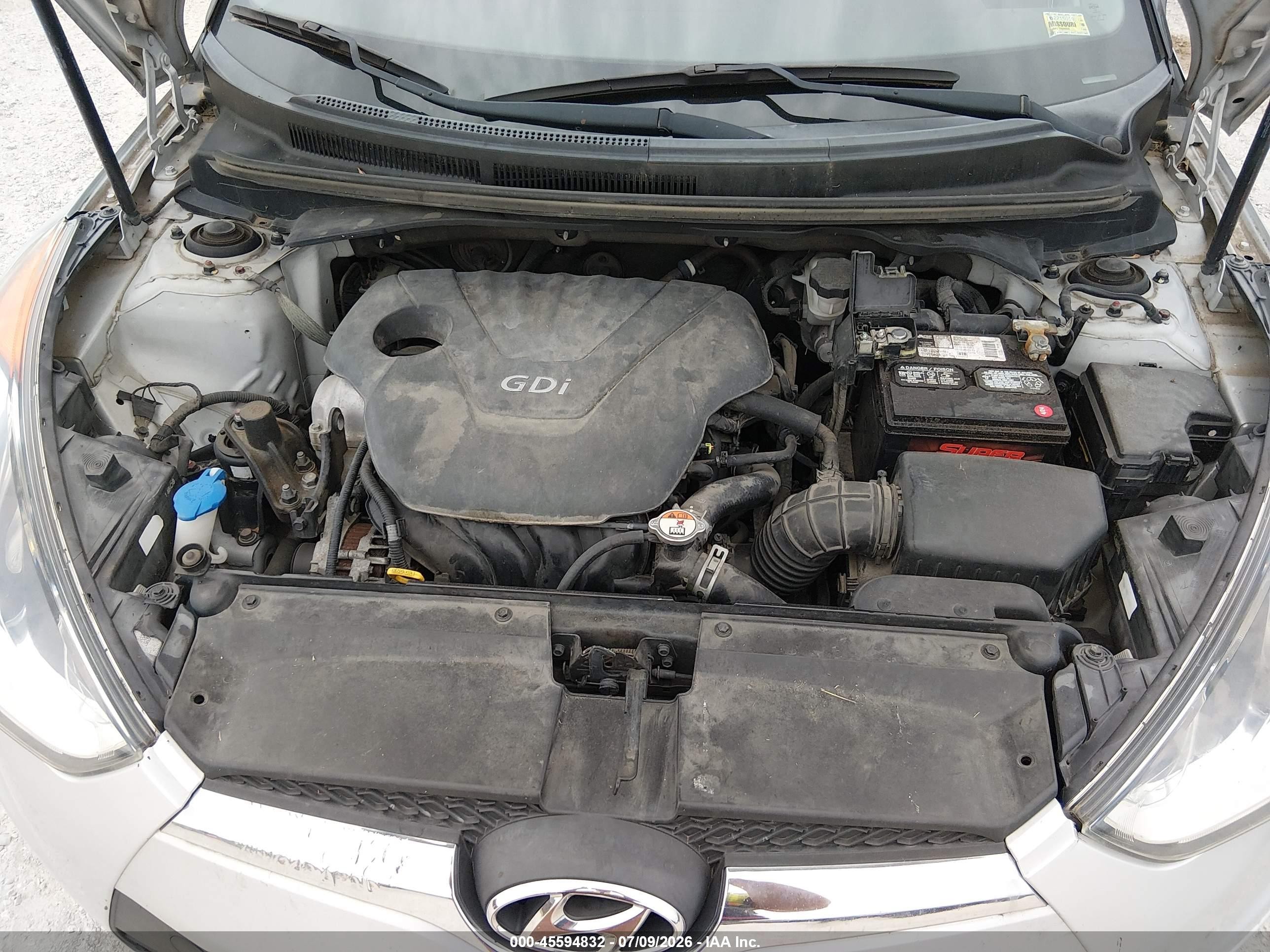 2015 Hyundai Veloster   Silver vin: KMHTC6AD4FU242957