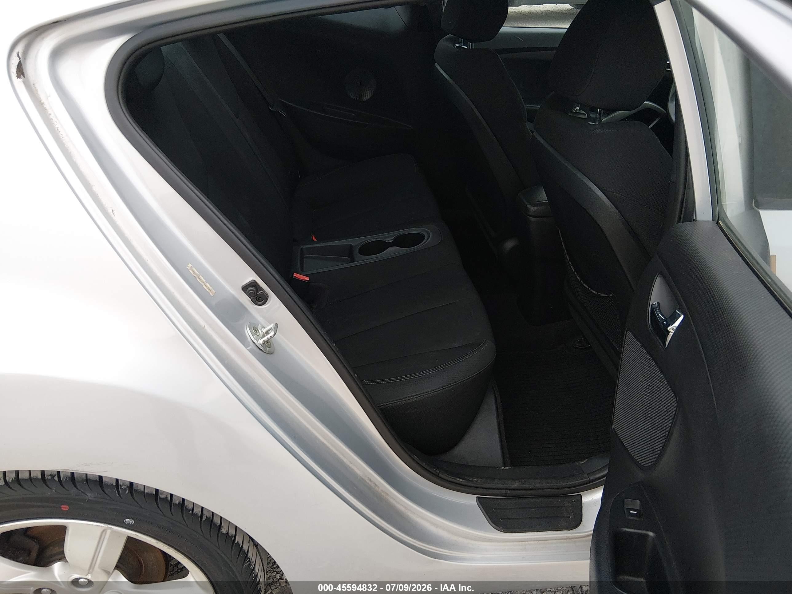 2015 Hyundai Veloster   Silver vin: KMHTC6AD4FU242957