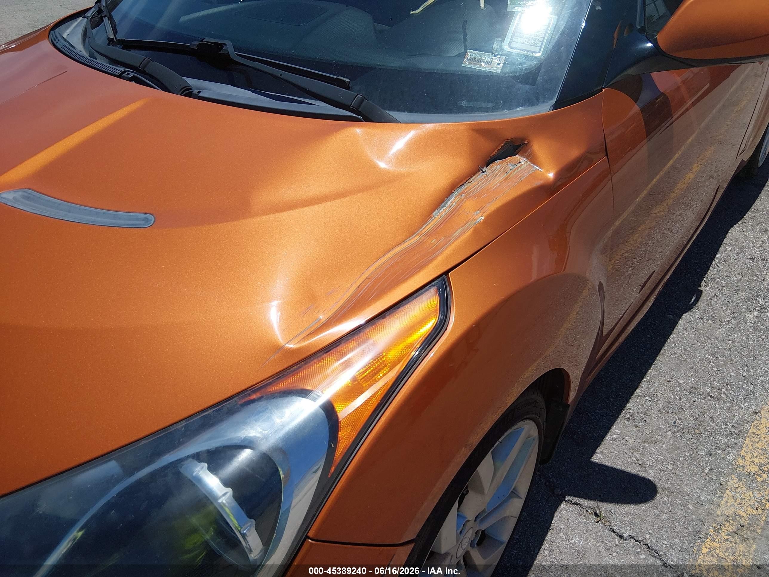 2012 Hyundai Veloster Base W/black Orange vin: KMHTC6AD5CU028331