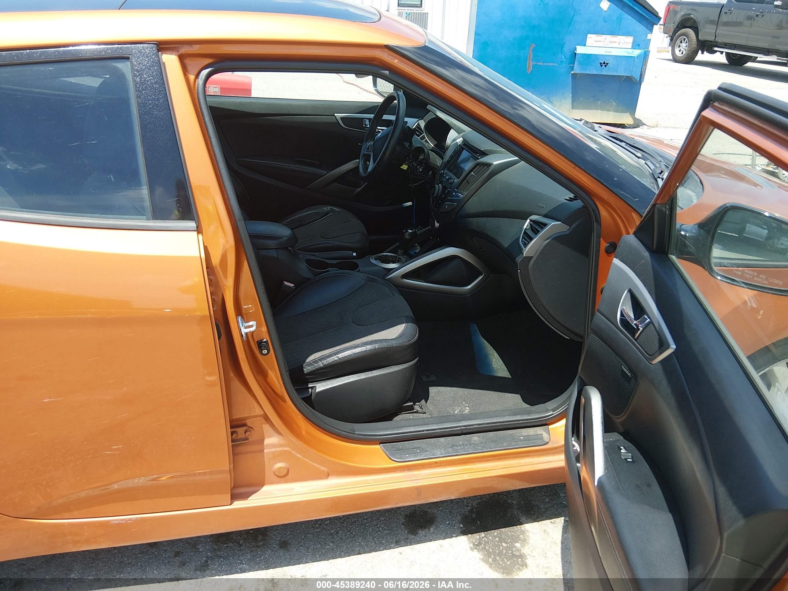 2012 Hyundai Veloster Base W/black Orange vin: KMHTC6AD5CU028331