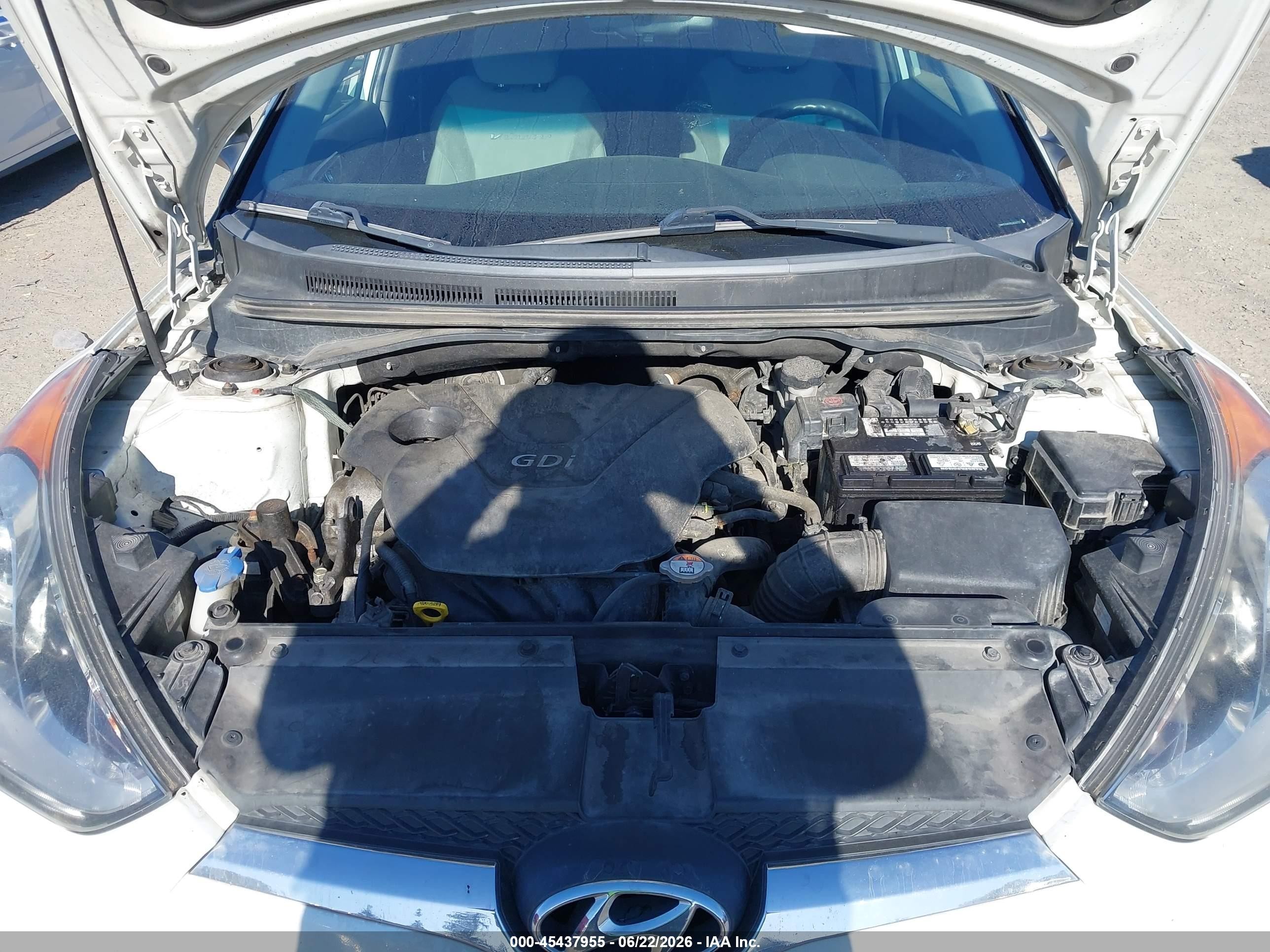 2012 Hyundai Veloster Base W/gray White vin: KMHTC6AD5CU029737