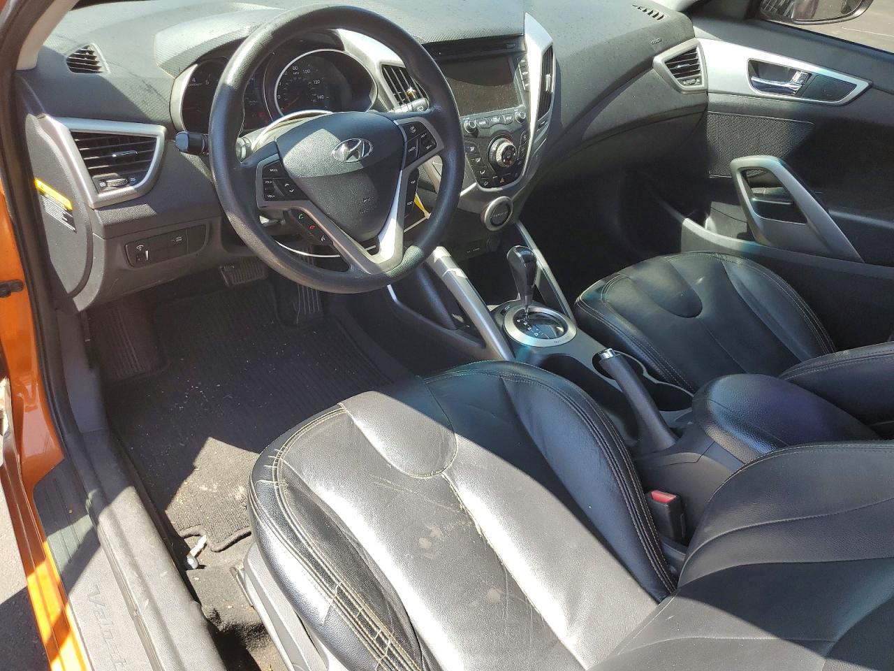 2012 Hyundai Veloster Base Orange vin: KMHTC6AD5CU029947