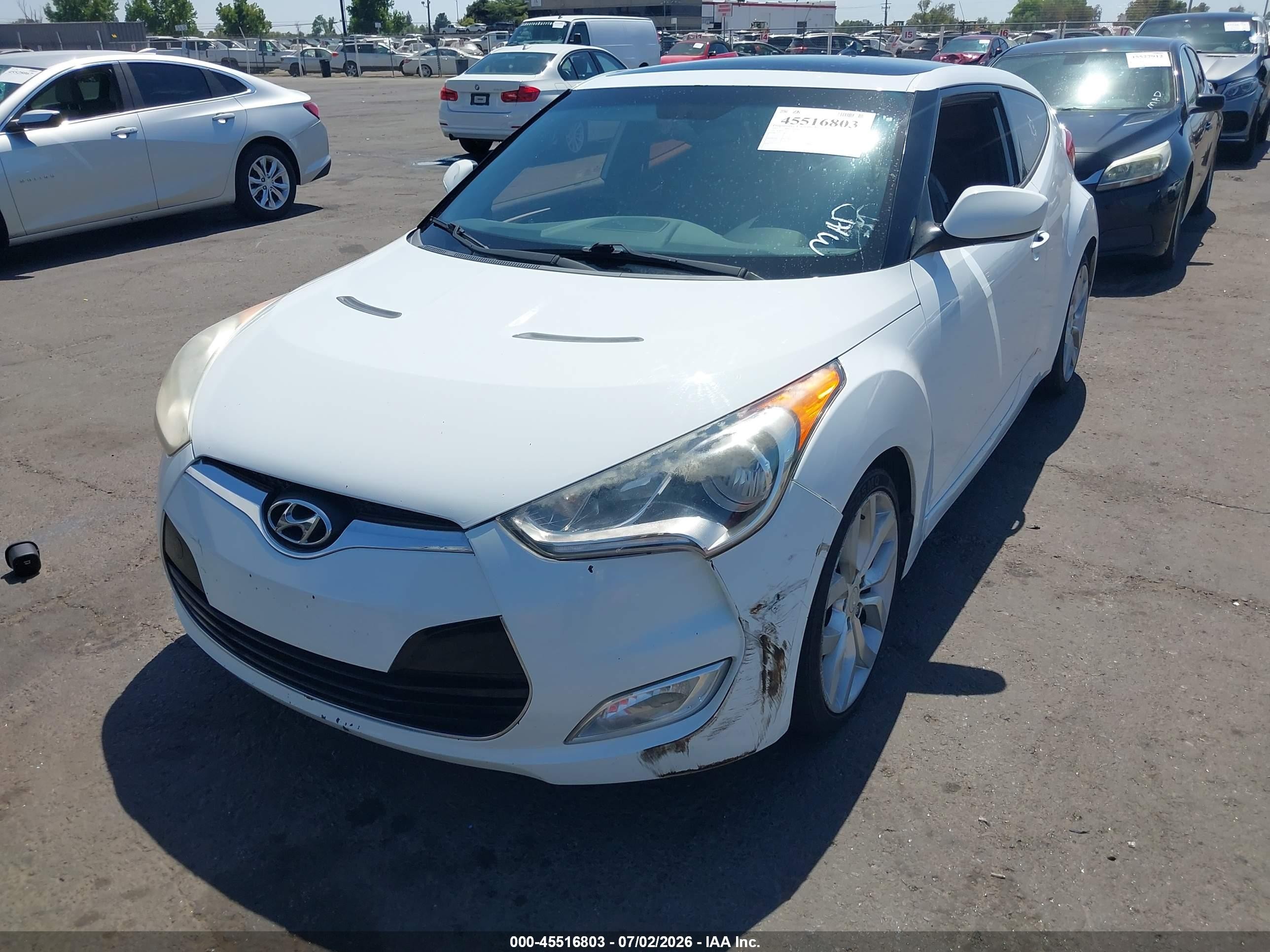 2012 Hyundai Veloster Base W/gray White vin: KMHTC6AD5CU047137