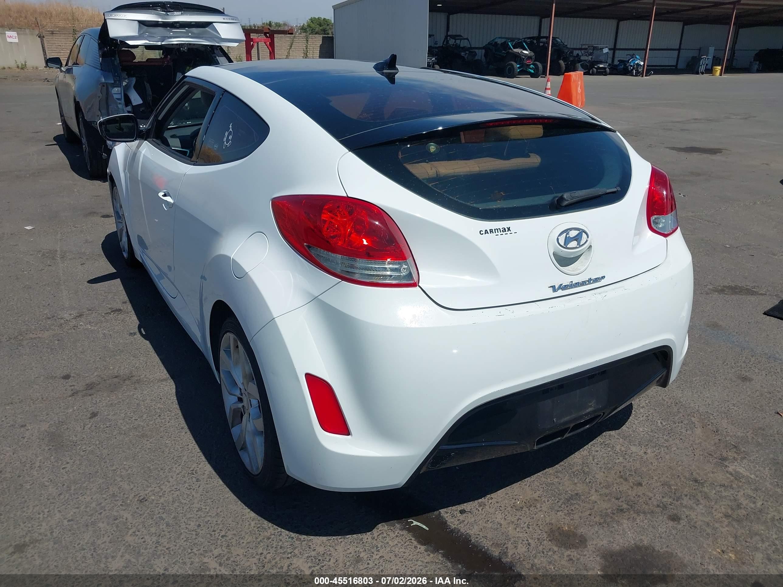 2012 Hyundai Veloster Base W/gray White vin: KMHTC6AD5CU047137
