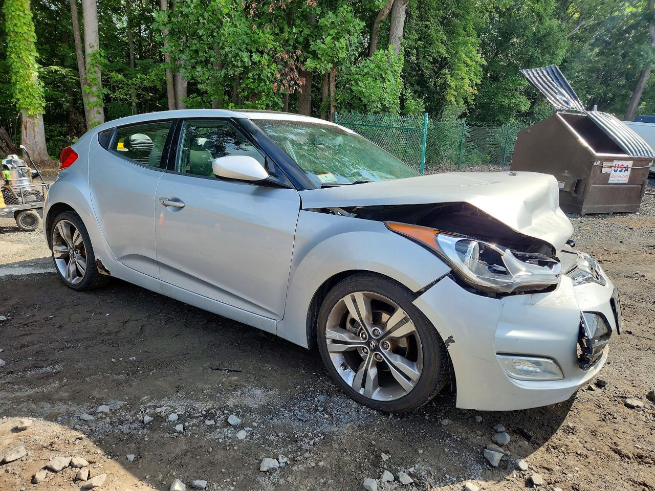 2012 Hyundai Veloster Base Silver vin: KMHTC6AD5CU059384