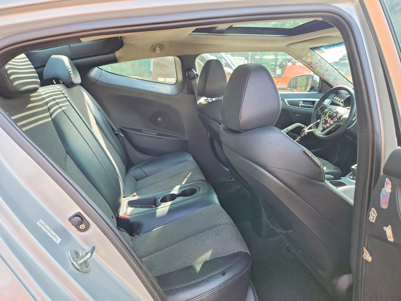 2012 Hyundai Veloster Base Silver vin: KMHTC6AD5CU059384