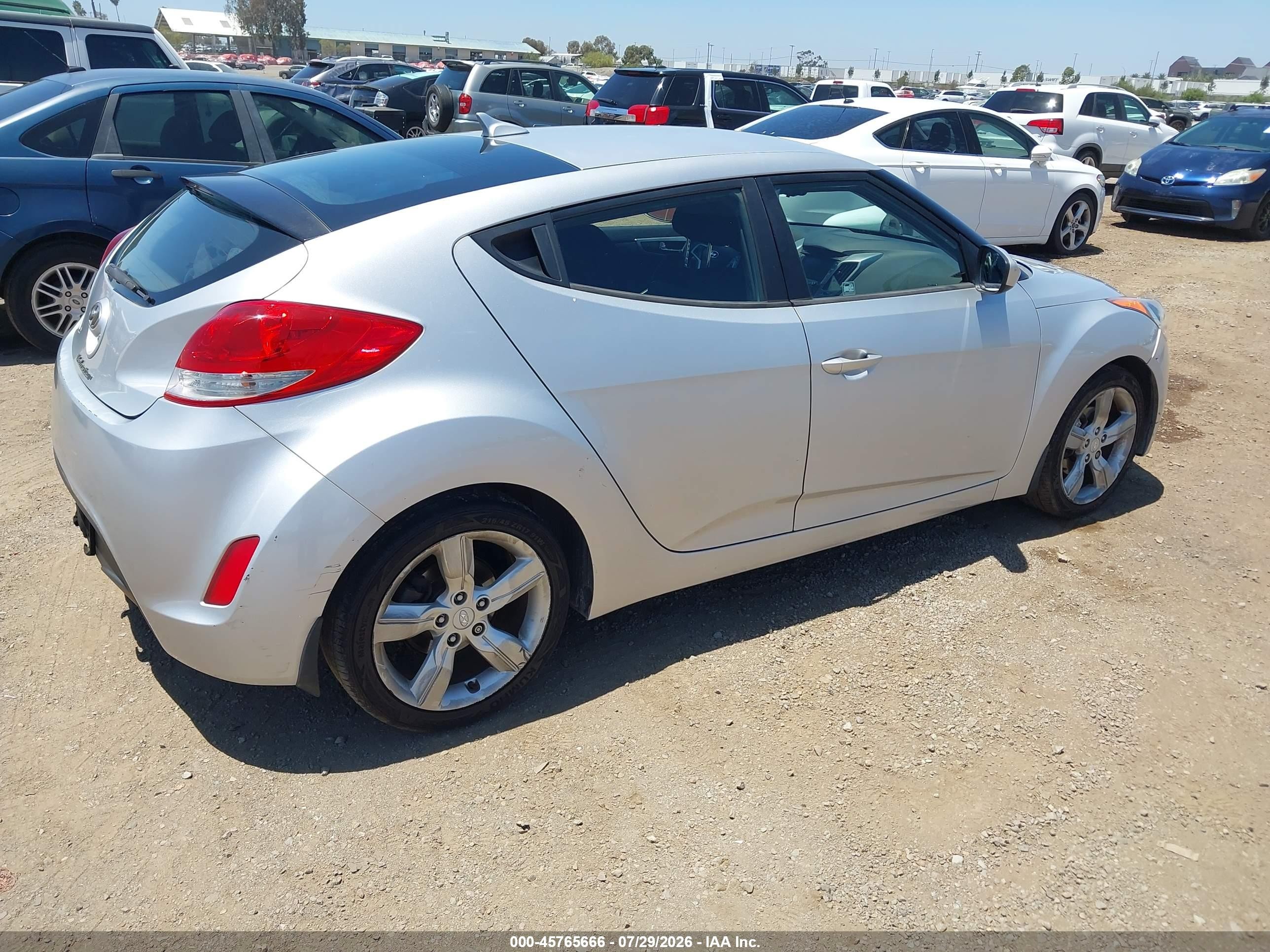 2012 Hyundai Veloster Base W/black Silver vin: KMHTC6AD5CU065542