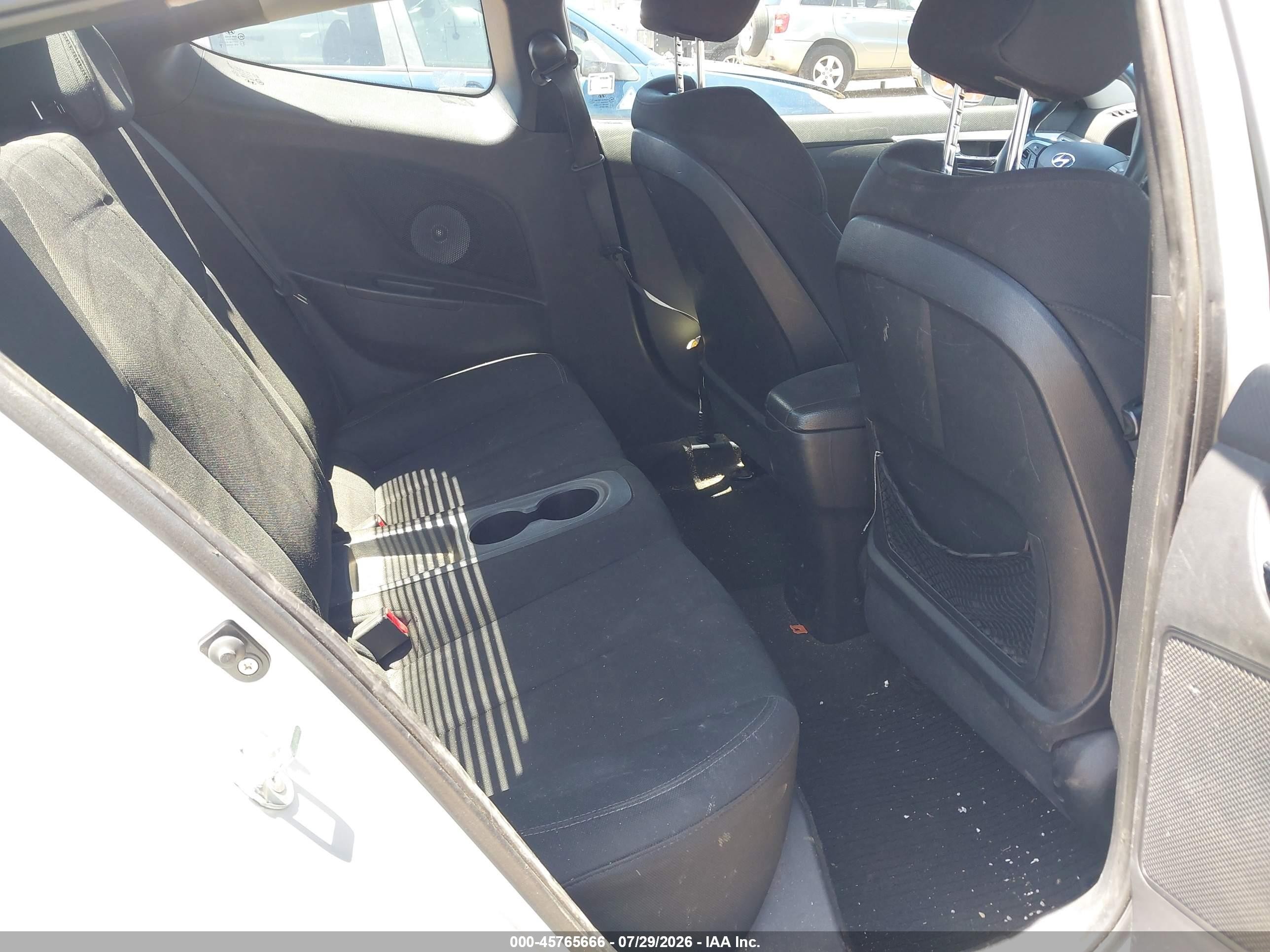 2012 Hyundai Veloster Base W/black Silver vin: KMHTC6AD5CU065542