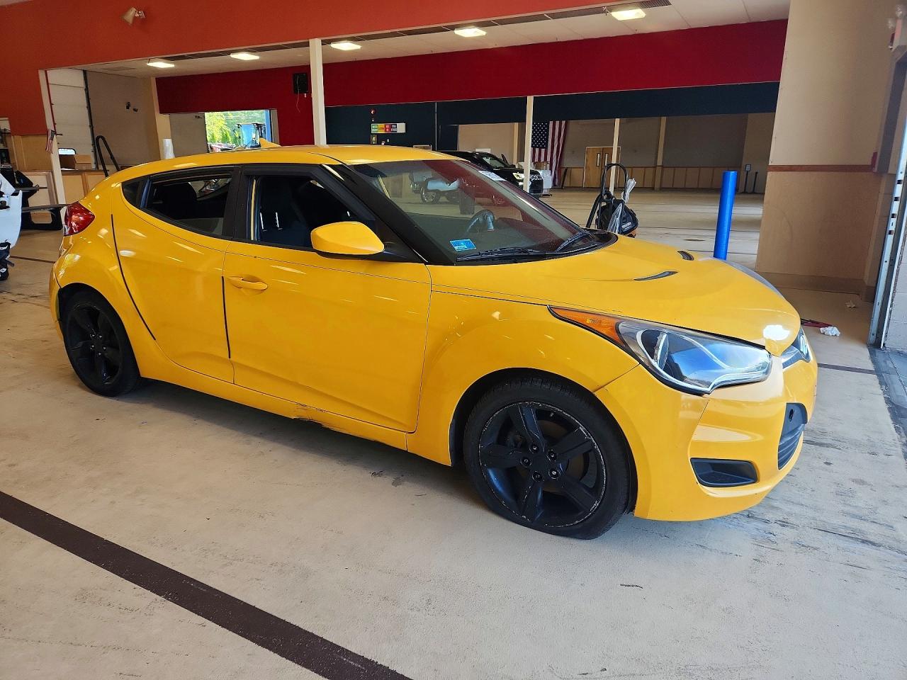 2012 Hyundai Veloster Base Желтый vin: KMHTC6AD5CU071387