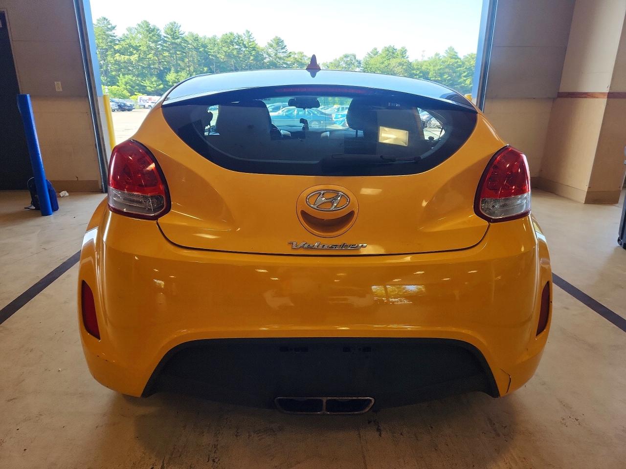 2012 Hyundai Veloster Base Желтый vin: KMHTC6AD5CU071387