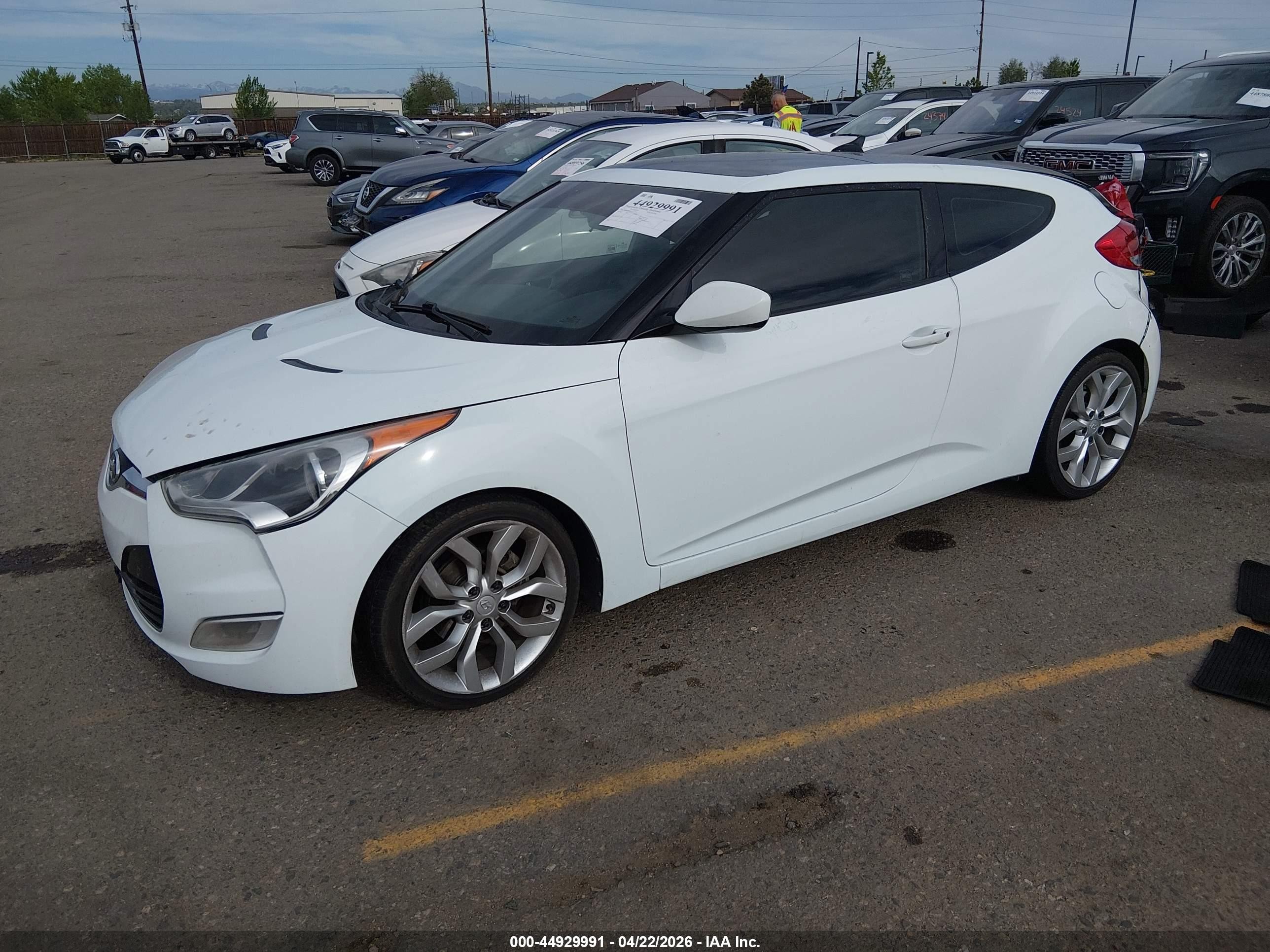 2012 Hyundai Veloster Base W/red/black White vin: KMHTC6AD5CU071731