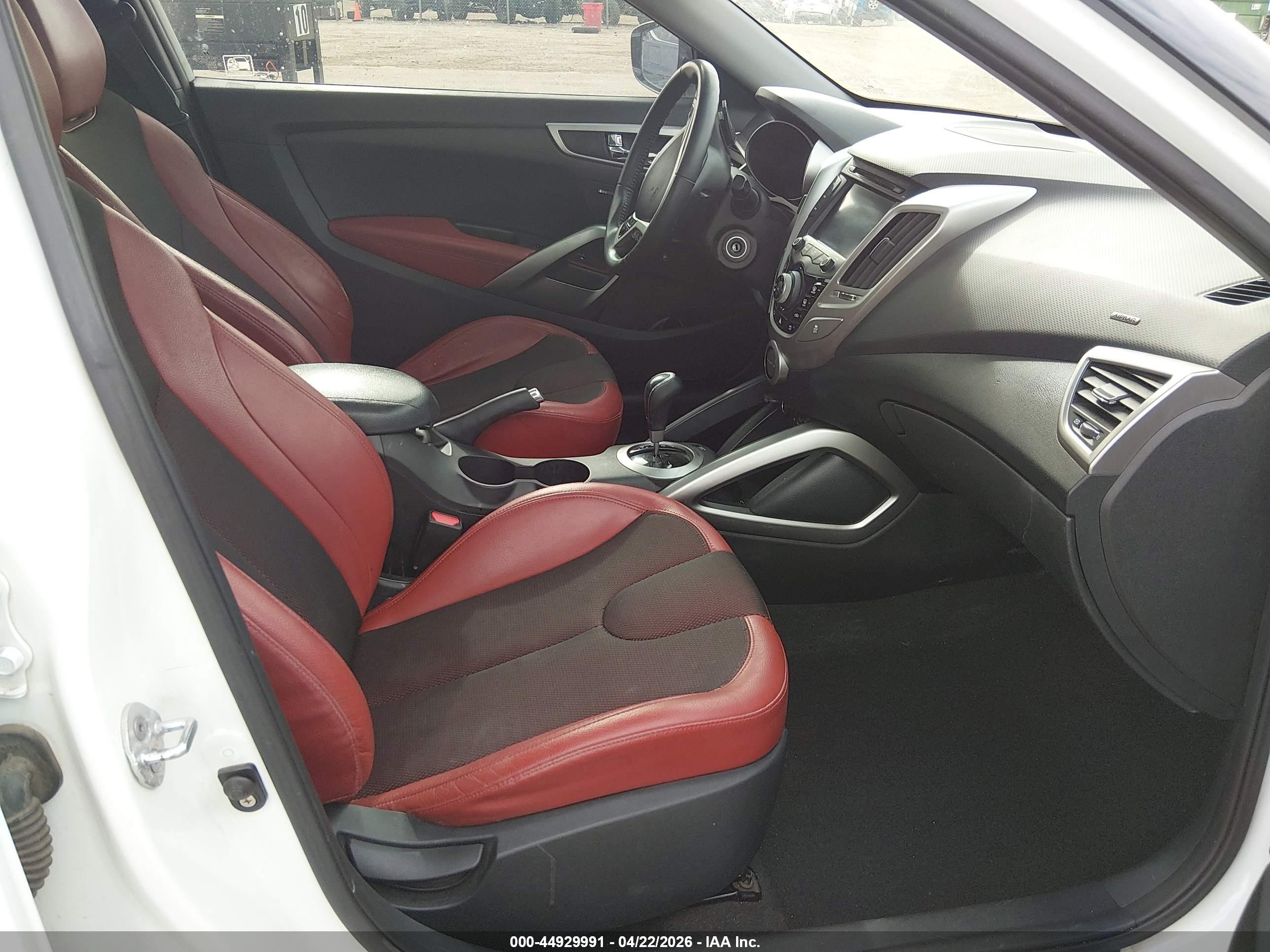 2012 Hyundai Veloster Base W/red/black White vin: KMHTC6AD5CU071731