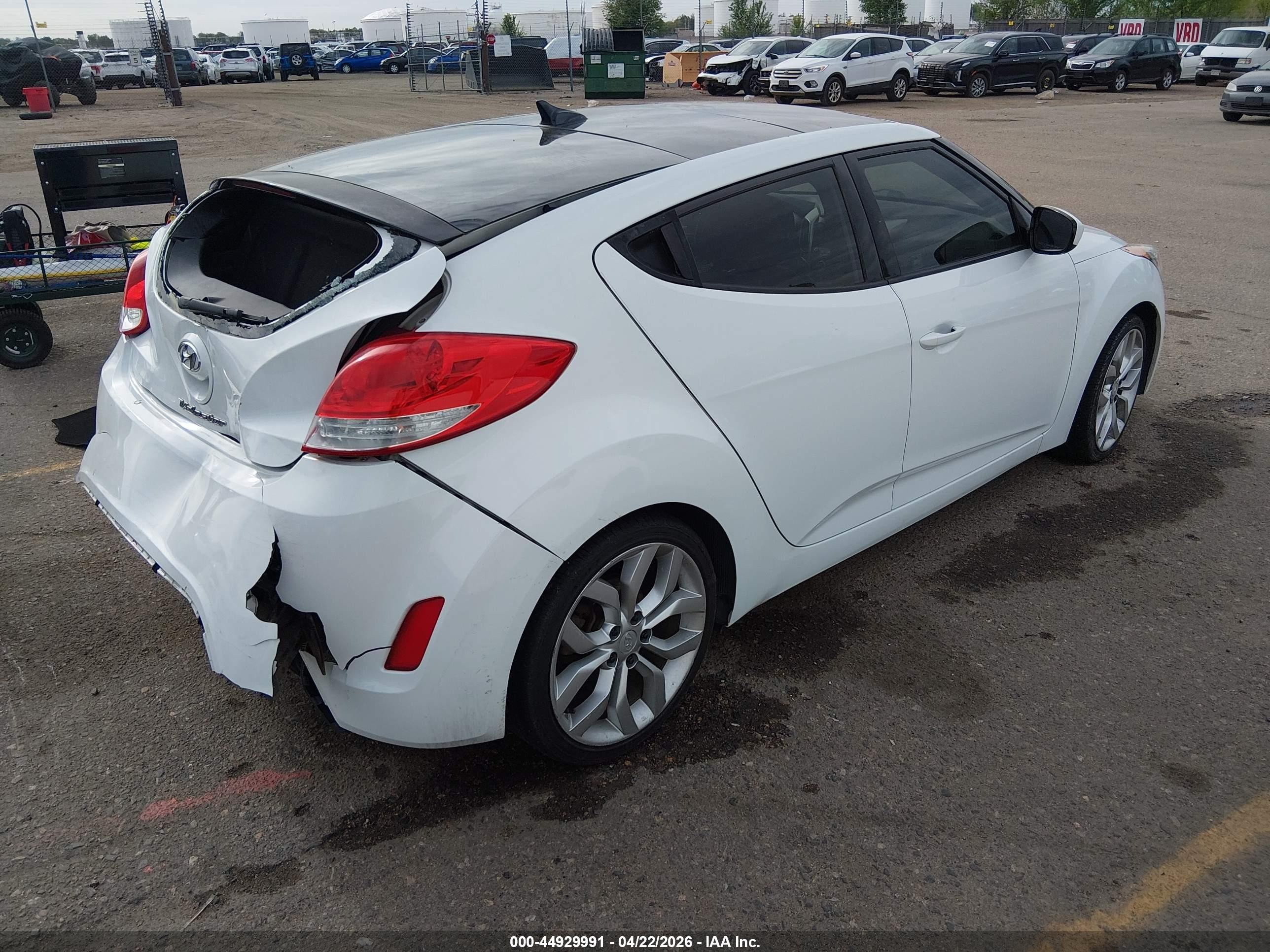 2012 Hyundai Veloster Base W/red/black White vin: KMHTC6AD5CU071731