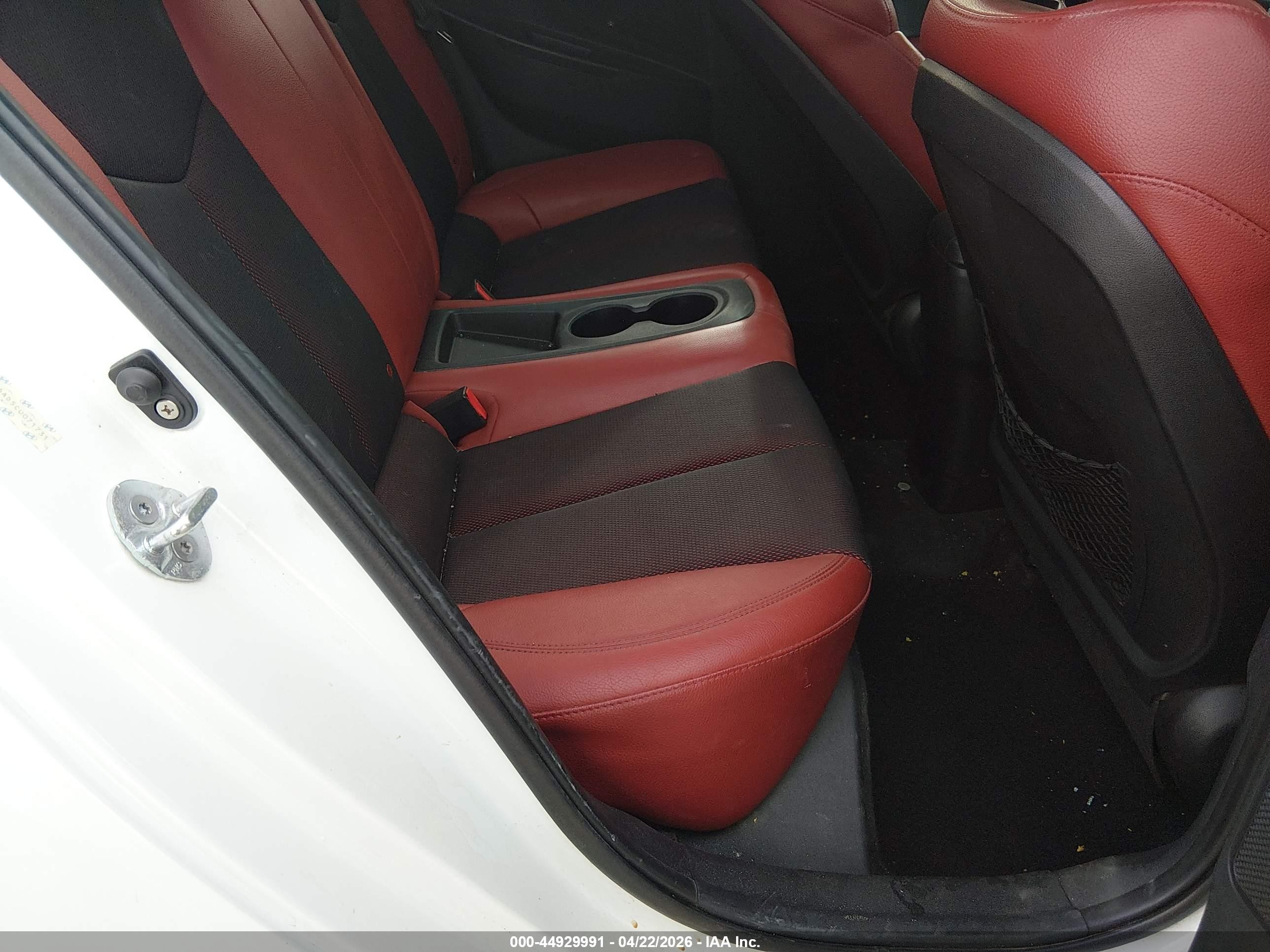 2012 Hyundai Veloster Base W/red/black White vin: KMHTC6AD5CU071731