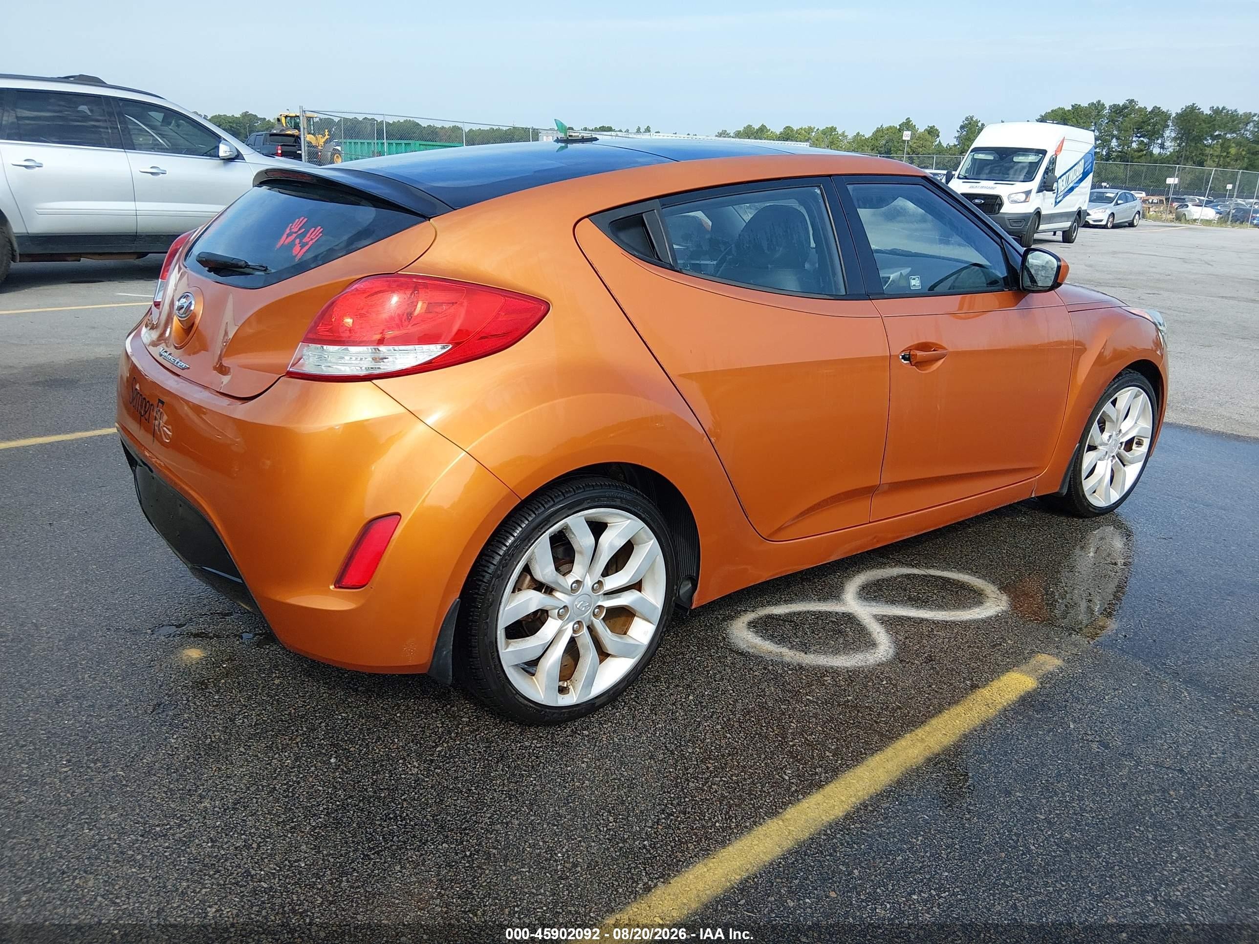 2013 Hyundai Veloster Base W/black Orange vin: KMHTC6AD5DU092855