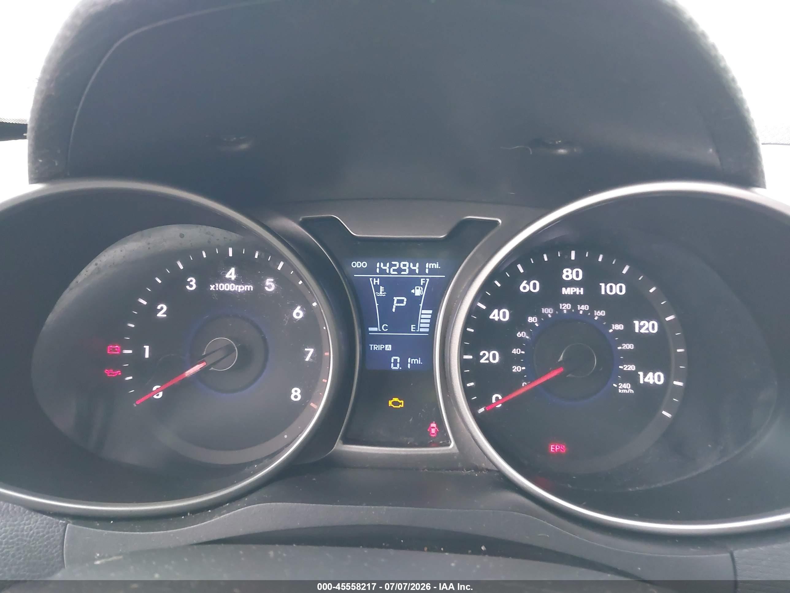 2013 Hyundai Veloster Base W/gray Red vin: KMHTC6AD5DU099692