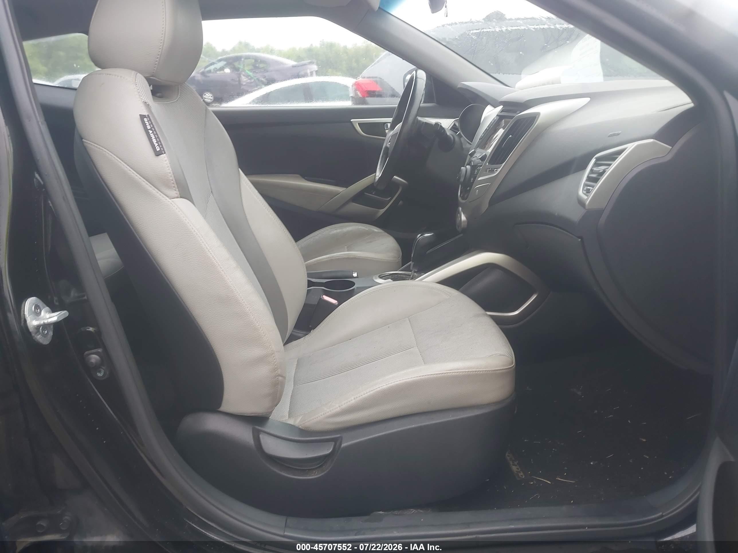 2013 Hyundai Veloster Base W/gray Black vin: KMHTC6AD5DU101084