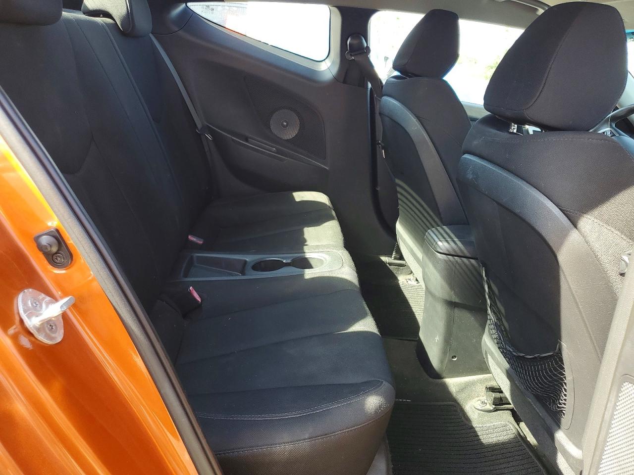 2013 Hyundai Veloster Base Orange vin: KMHTC6AD5DU103210