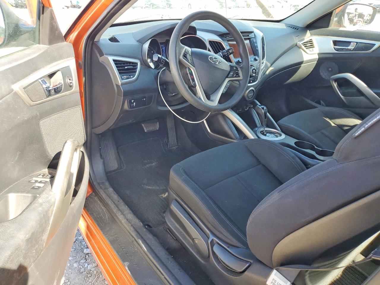 2013 Hyundai Veloster Base Orange vin: KMHTC6AD5DU103210